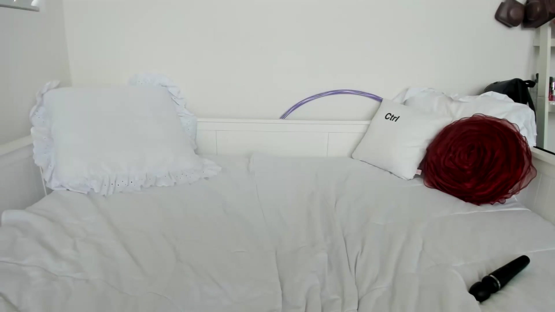 Gallery image thumbnail from lPEEPl's myfreecams stream on, 09/22/2025, 21:39 image 12 of 20
