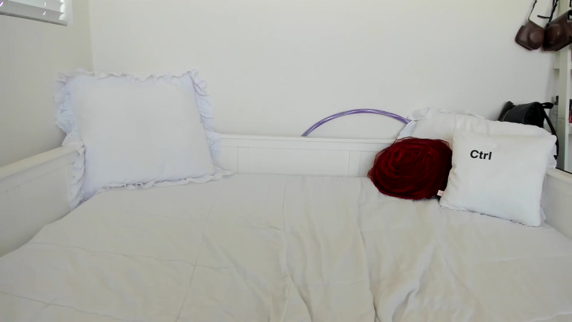 Gallery image thumbnail from lPEEPl's myfreecams stream on, 09/23/2025, 20:13 image 9 of 20
