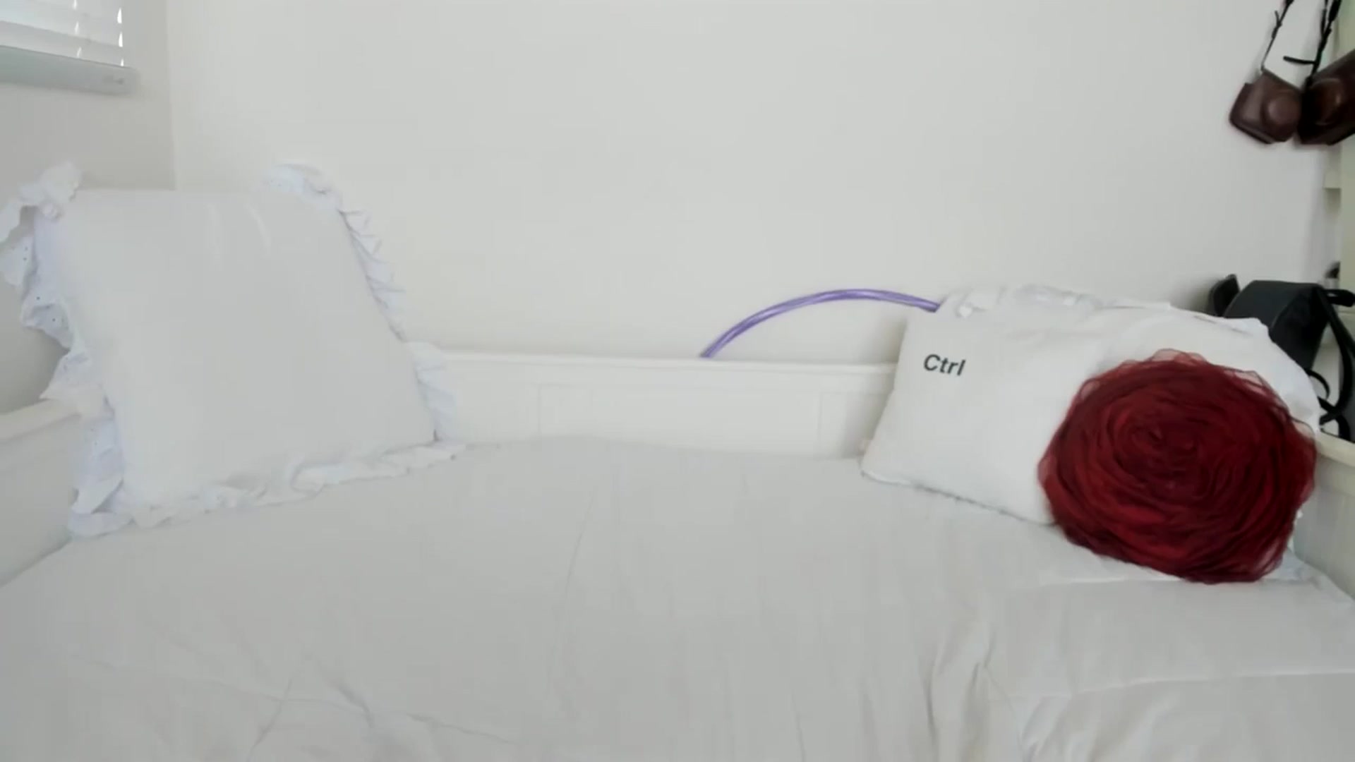 Gallery image thumbnail from lPEEPl's myfreecams stream on, 10/09/2025, 20:28 image 8 of 20