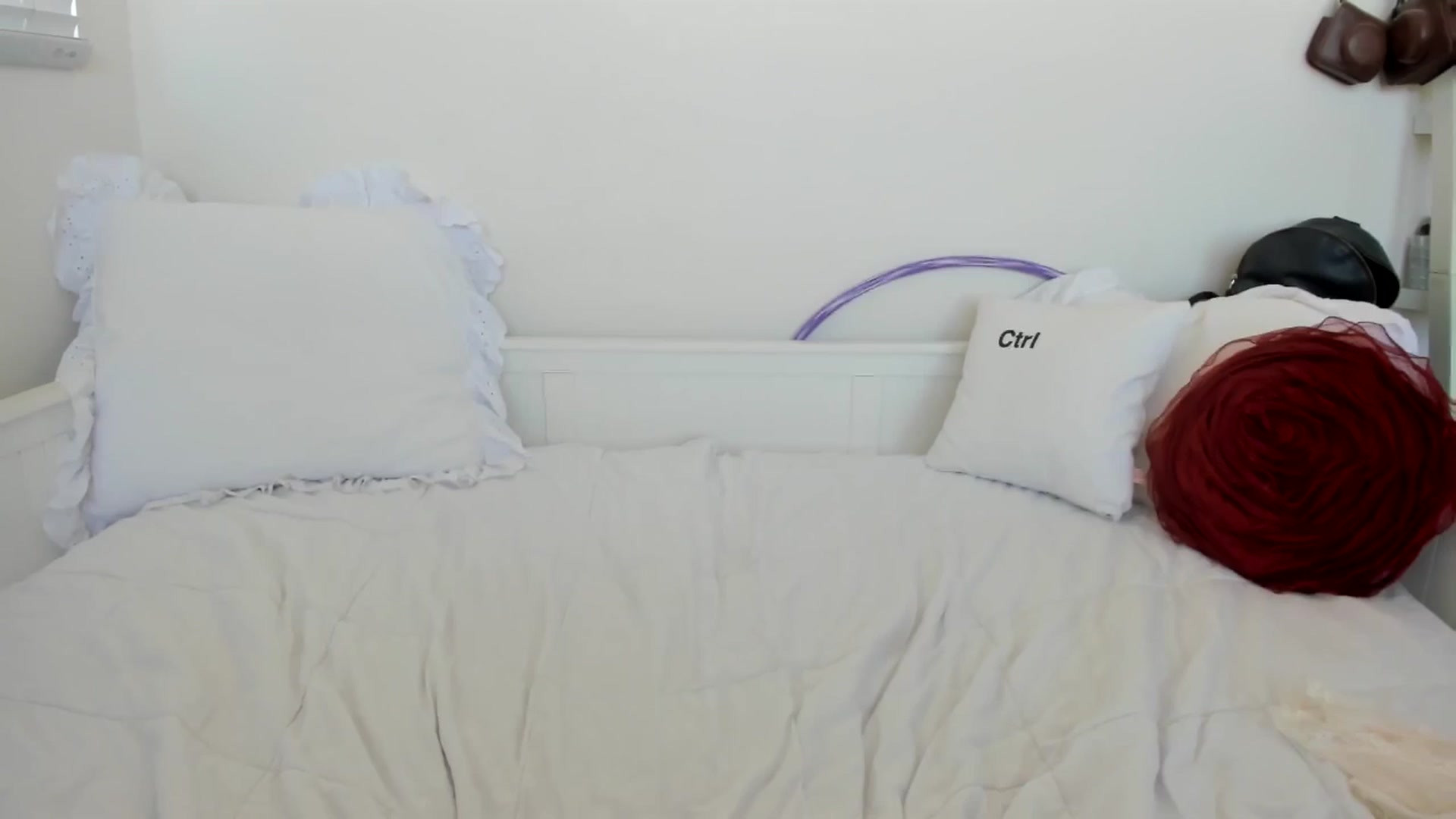 Gallery image thumbnail from lPEEPl's myfreecams stream on, 10/17/2025, 20:30 image 19 of 20