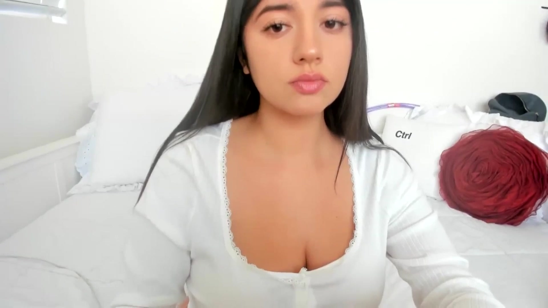 Gallery image thumbnail from lPEEPl's myfreecams stream on, 11/17/2025, 20:51 image 18 of 20
