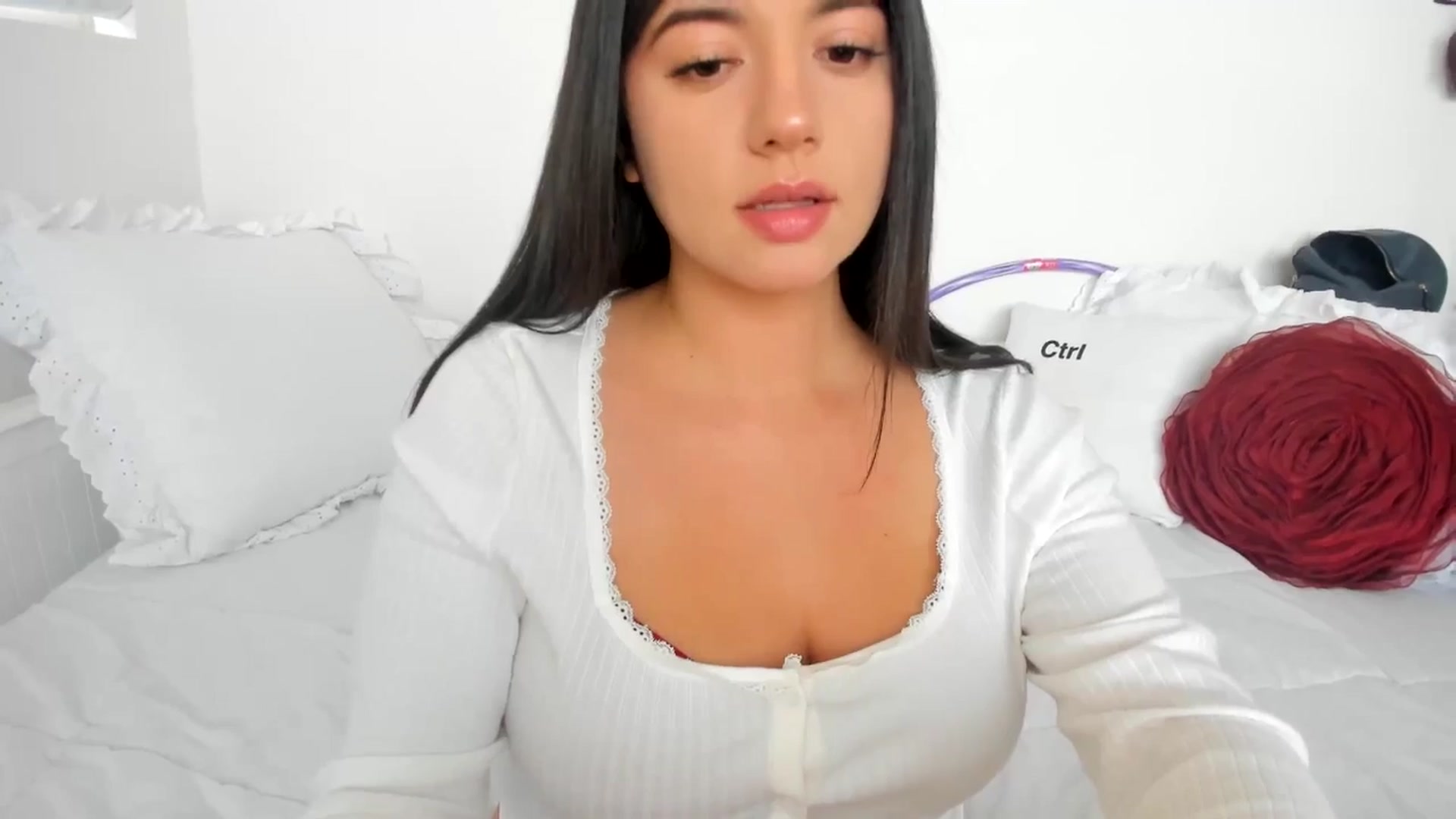 Gallery image thumbnail from lPEEPl's myfreecams stream on, 11/18/2025, 24:02 image 6 of 20