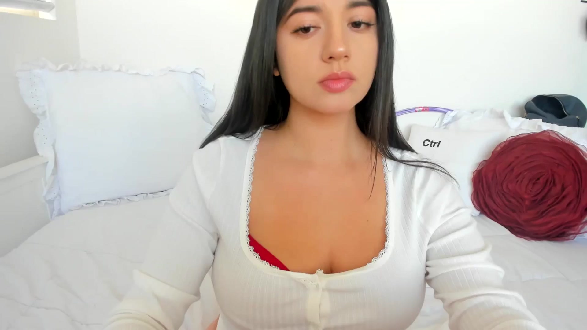 Gallery image thumbnail from lPEEPl's myfreecams stream on, 11/18/2025, 24:02 image 1 of 20
