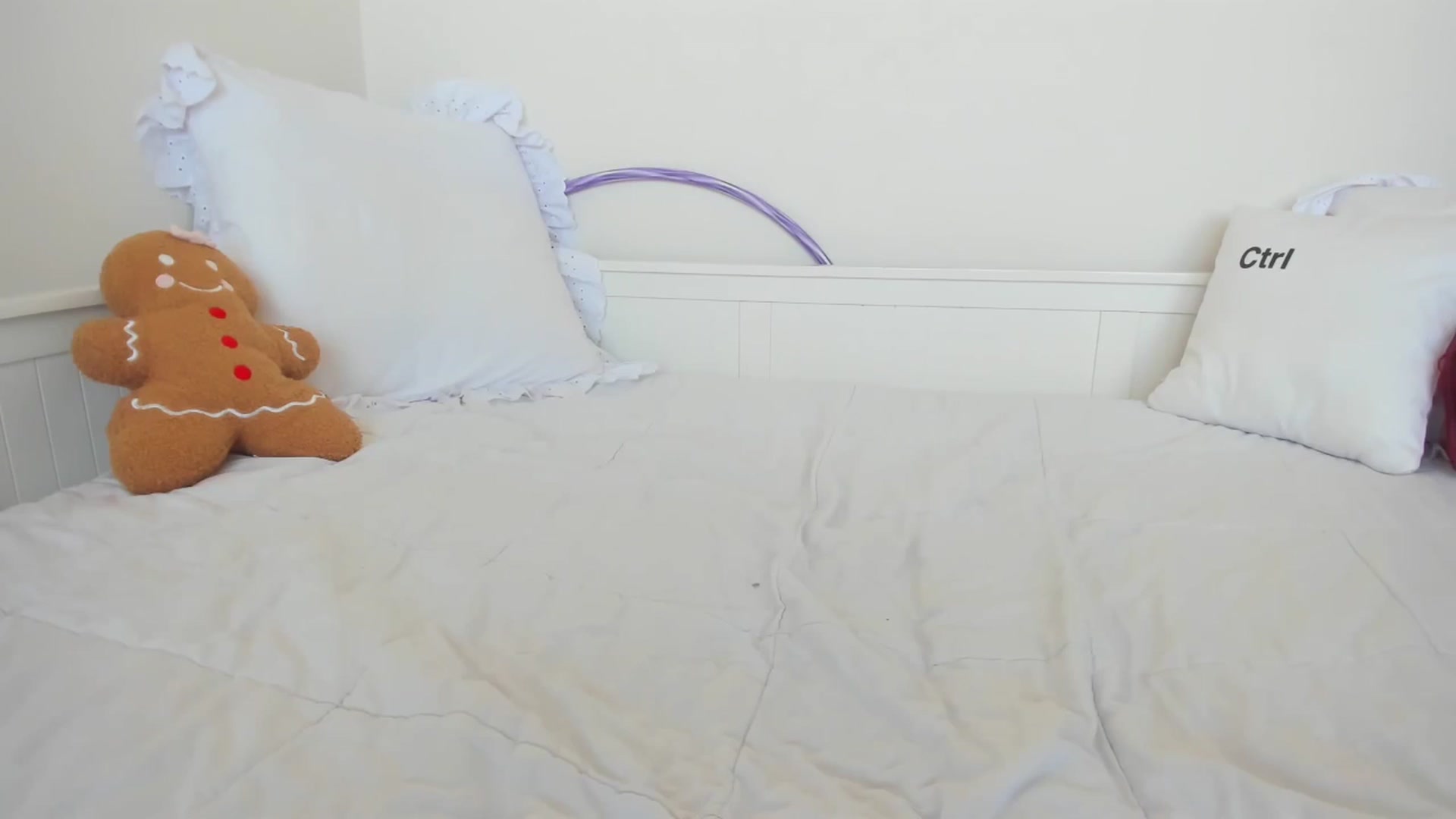 Gallery image thumbnail from lPEEPl's myfreecams stream on, 12/12/2025, 19:27 image 18 of 20