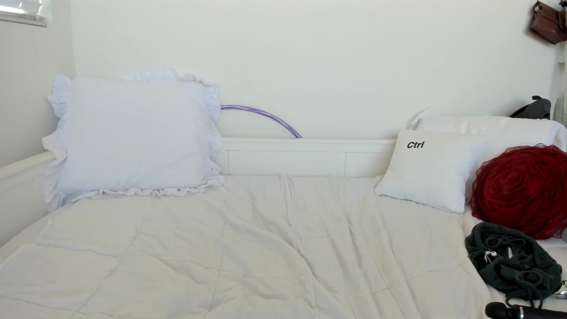 Gallery image thumbnail from lPEEPl's myfreecams stream on, 01/08/2026, 19:18 image 15 of 20