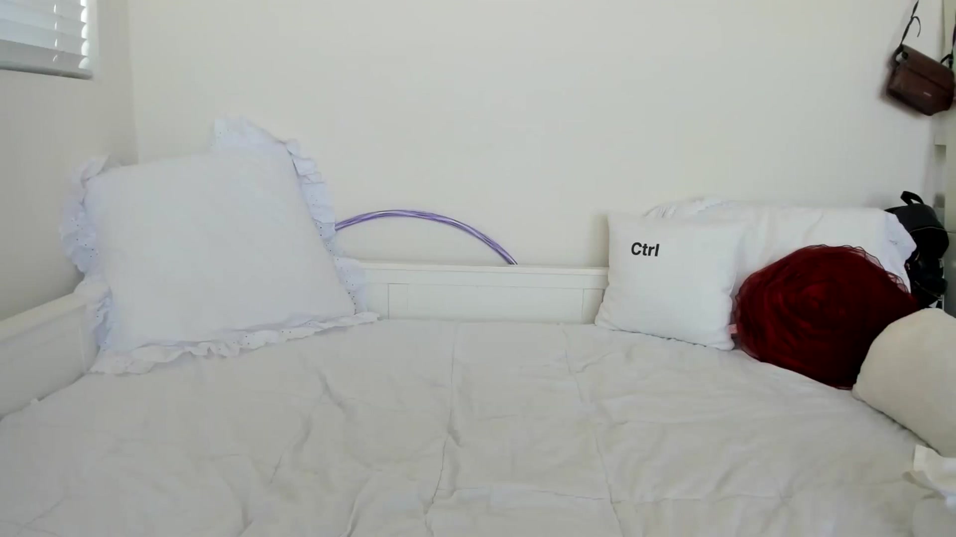 Gallery image thumbnail from lPEEPl's myfreecams stream on, 04/09/2026, 19:01 image 12 of 20