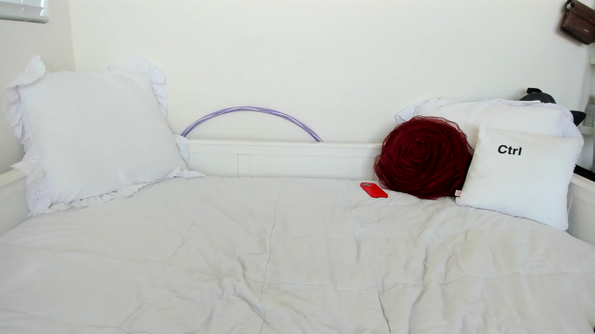 Gallery image thumbnail from lPEEPl's myfreecams stream on, 04/10/2026, 19:18 image 19 of 20