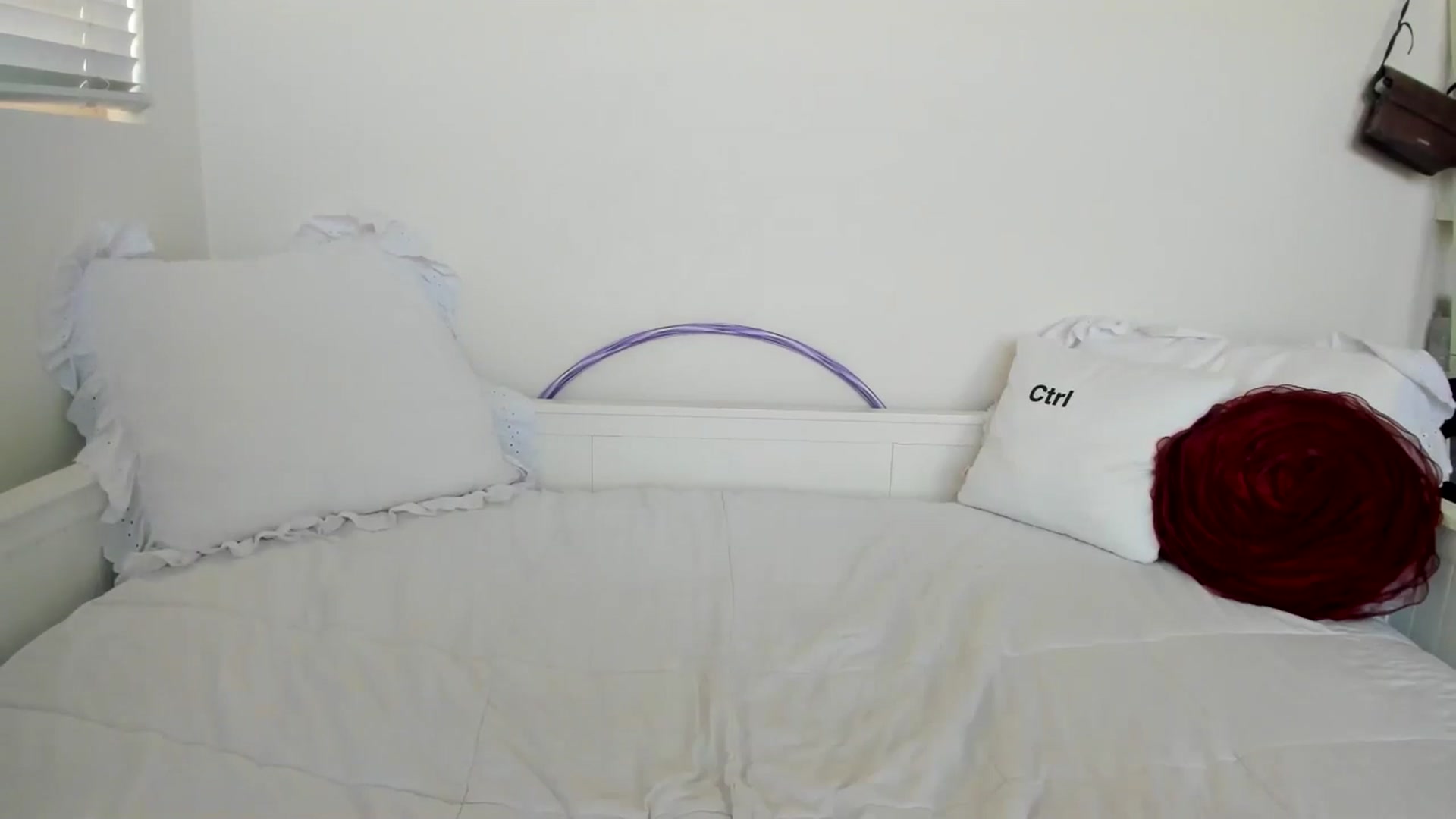 Gallery image thumbnail from lPEEPl's myfreecams stream on, 04/25/2026, 24:05 image 15 of 20