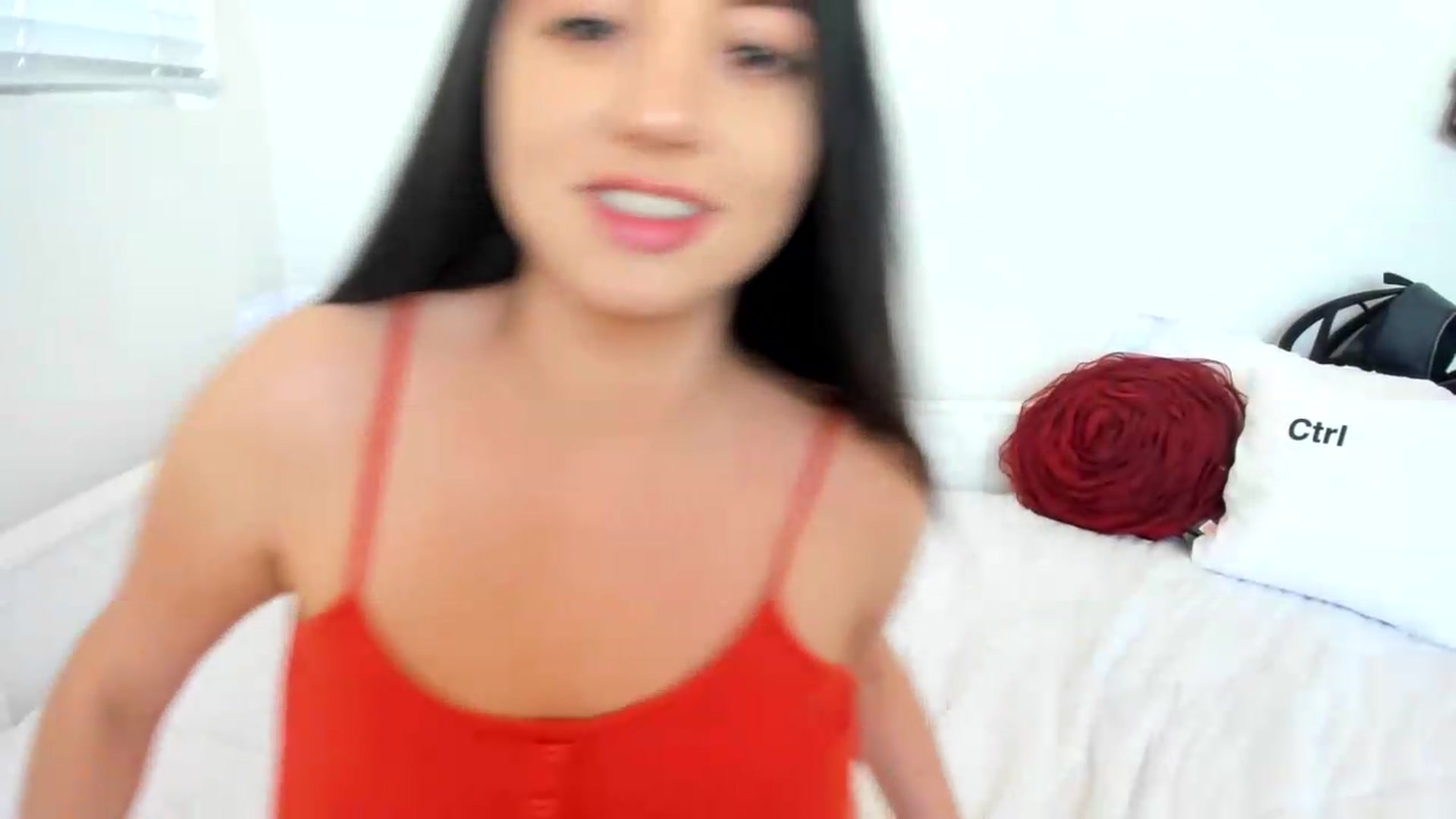 Gallery image thumbnail from lPEEPl's myfreecams stream on, 05/11/2026, 19:09 image 17 of 20
