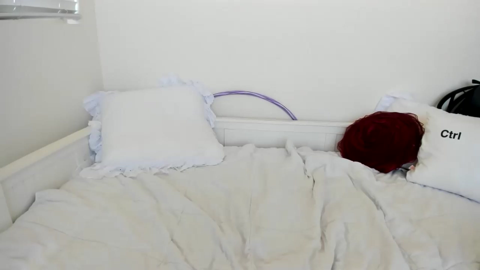 Gallery image thumbnail from lPEEPl's myfreecams stream on, 05/11/2026, 20:19 image 18 of 20