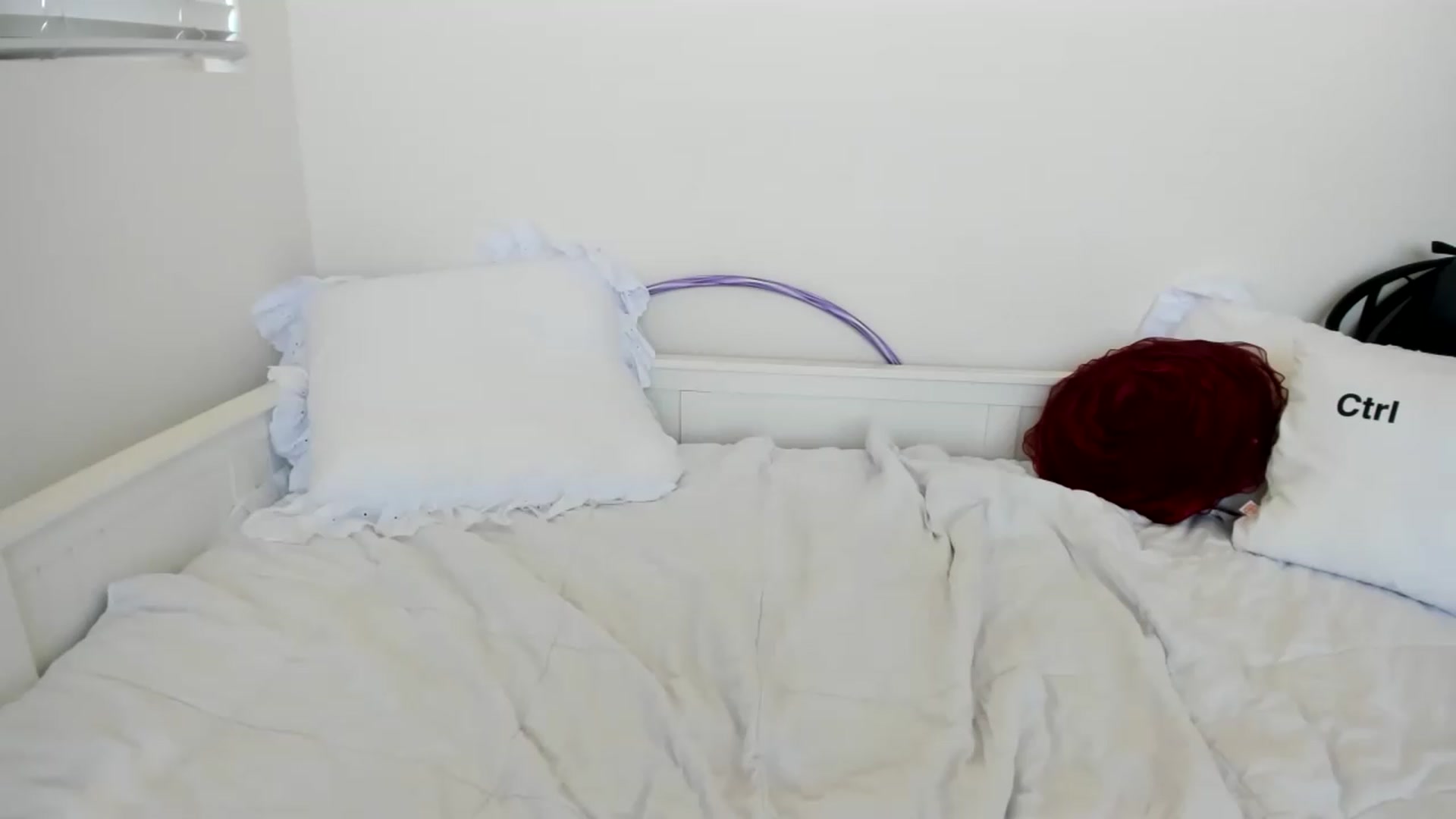 Gallery image thumbnail from lPEEPl's myfreecams stream on, 05/11/2026, 20:19 image 17 of 20