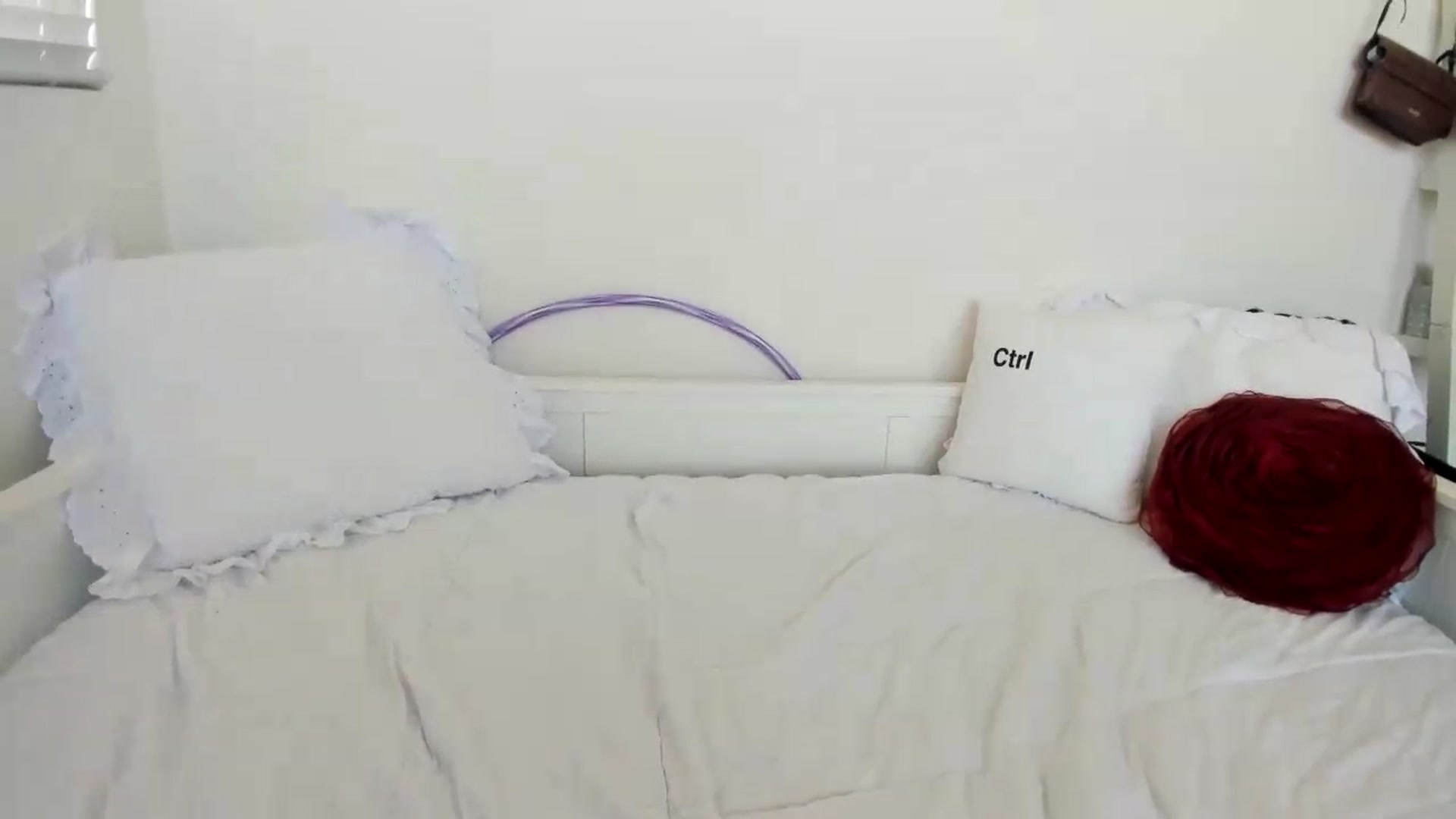 Gallery image thumbnail from lPEEPl's myfreecams stream on, 05/19/2026, 23:18 image 15 of 20