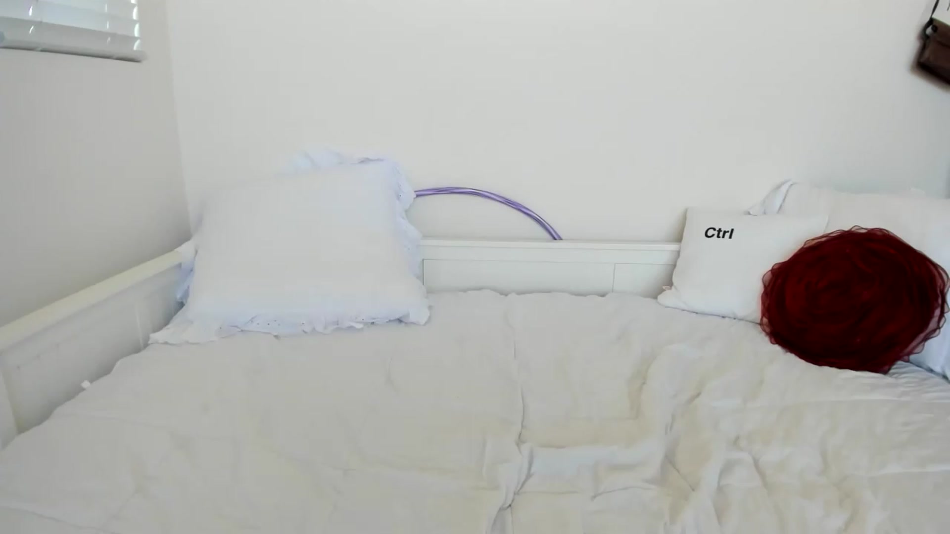 Gallery image thumbnail from lPEEPl's myfreecams stream on, 05/20/2026, 19:38 image 12 of 20
