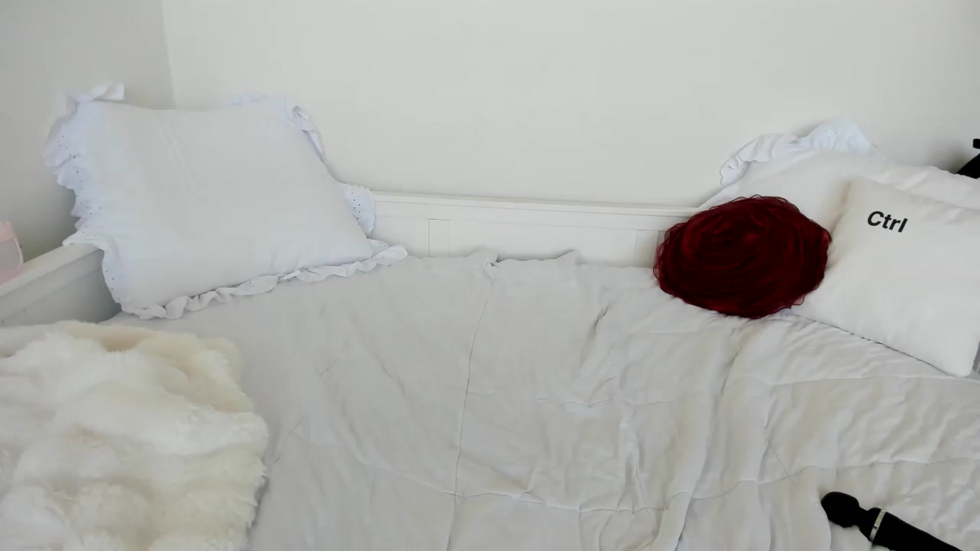 Gallery image thumbnail from lPEEPl's myfreecams stream on, 05/28/2026, 01:44 image 7 of 20