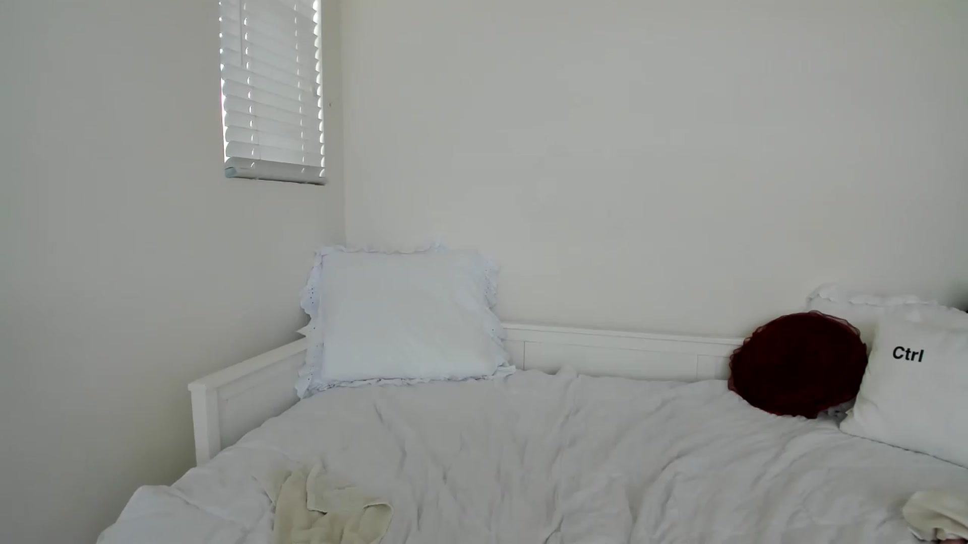 Gallery image thumbnail from lPEEPl's myfreecams stream on, 05/29/2026, 21:32 image 16 of 20
