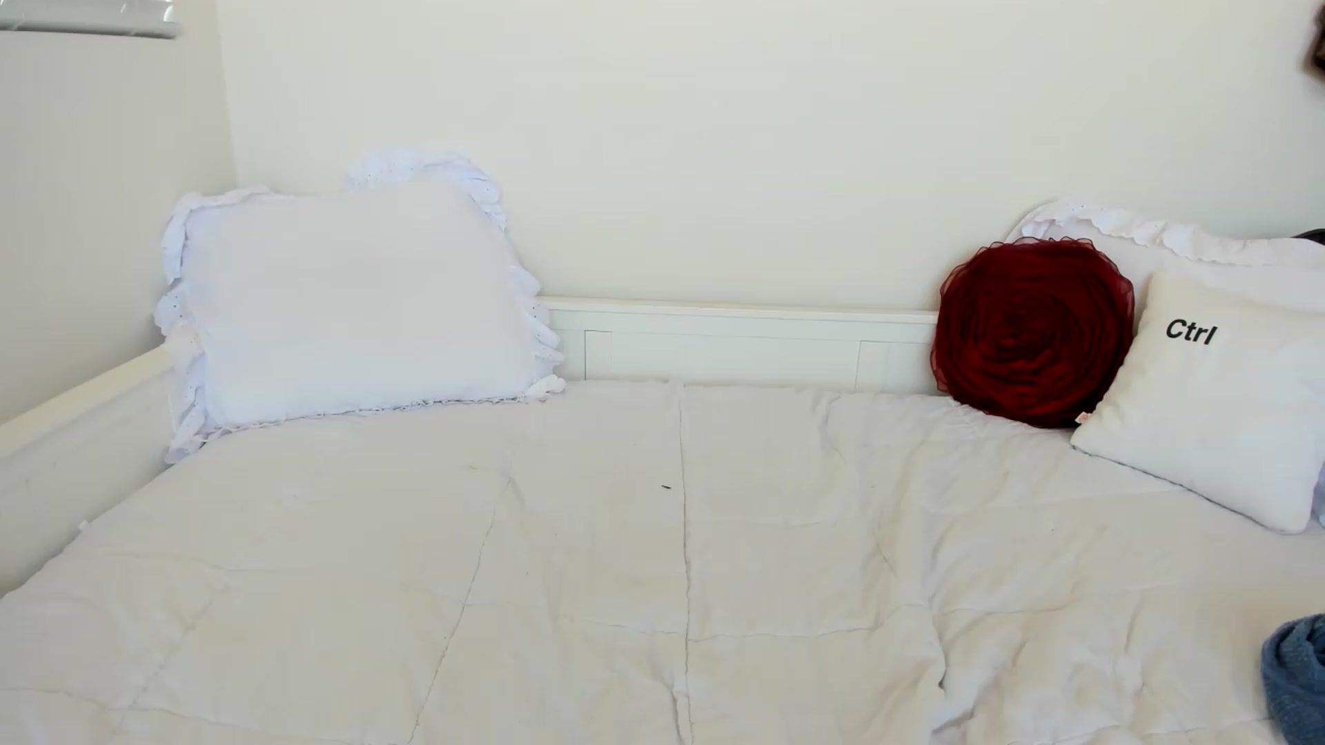 Gallery image thumbnail from lPEEPl's myfreecams stream on, 06/19/2026, 22:11 image 9 of 20