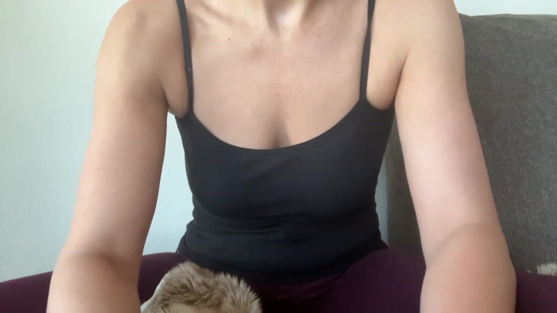 Gallery image thumbnail from laalalalaa's myfreecams stream on, 05/03/2023, 16:07 image 11 of 20