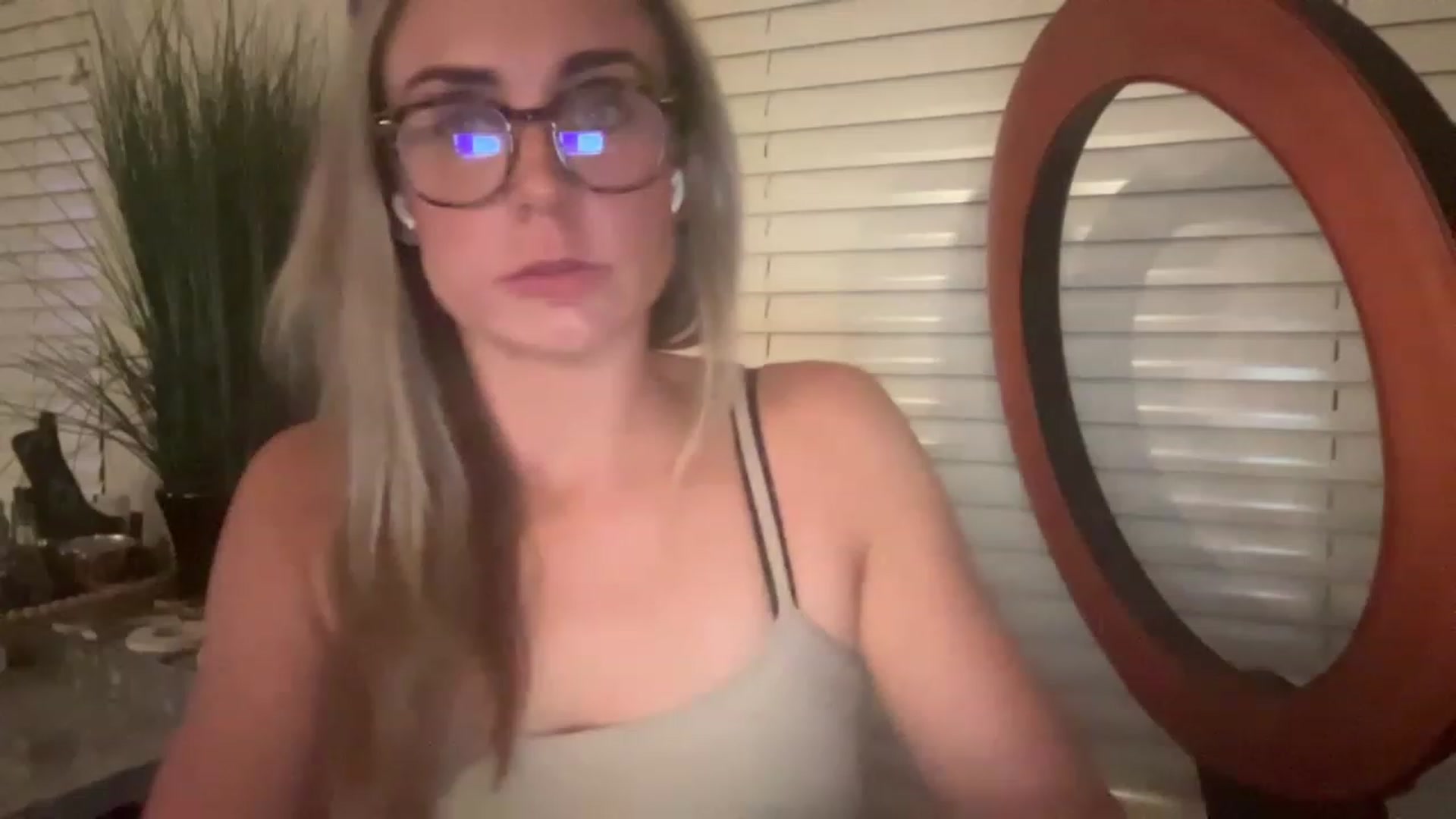 Gallery image thumbnail from laalalalaa's myfreecams stream on, 05/08/2023, 03:01 image 19 of 20