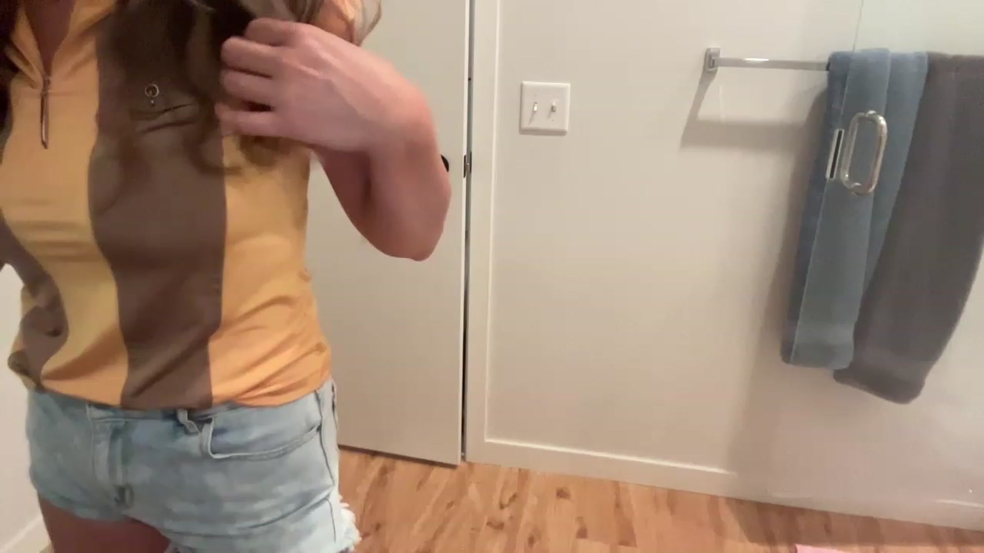 Gallery image thumbnail from laalalalaa's myfreecams stream on, 05/09/2023, 18:57 image 15 of 20