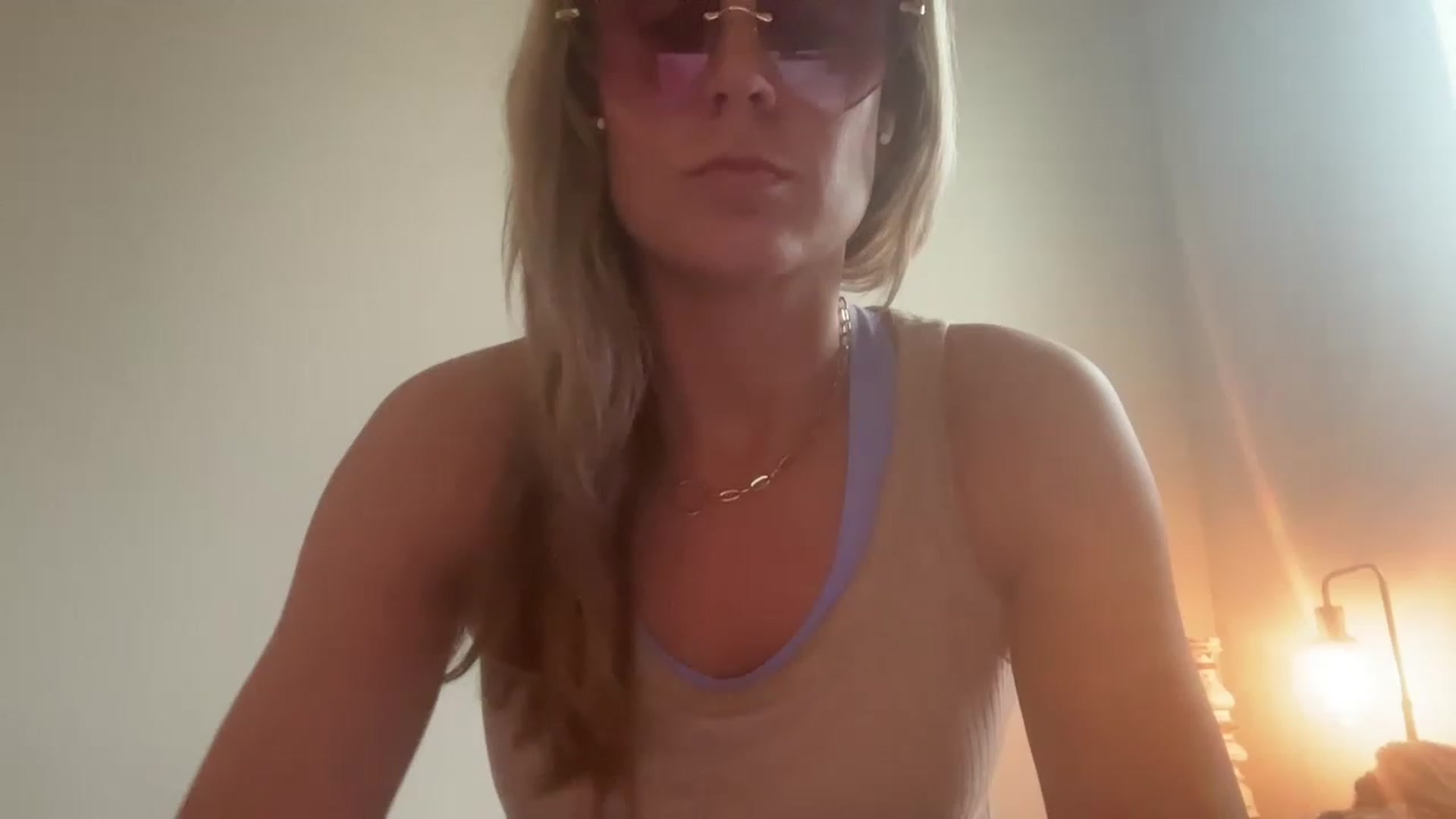 Gallery image thumbnail from laalalalaa's myfreecams stream on, 05/13/2023, 15:51 image 10 of 20