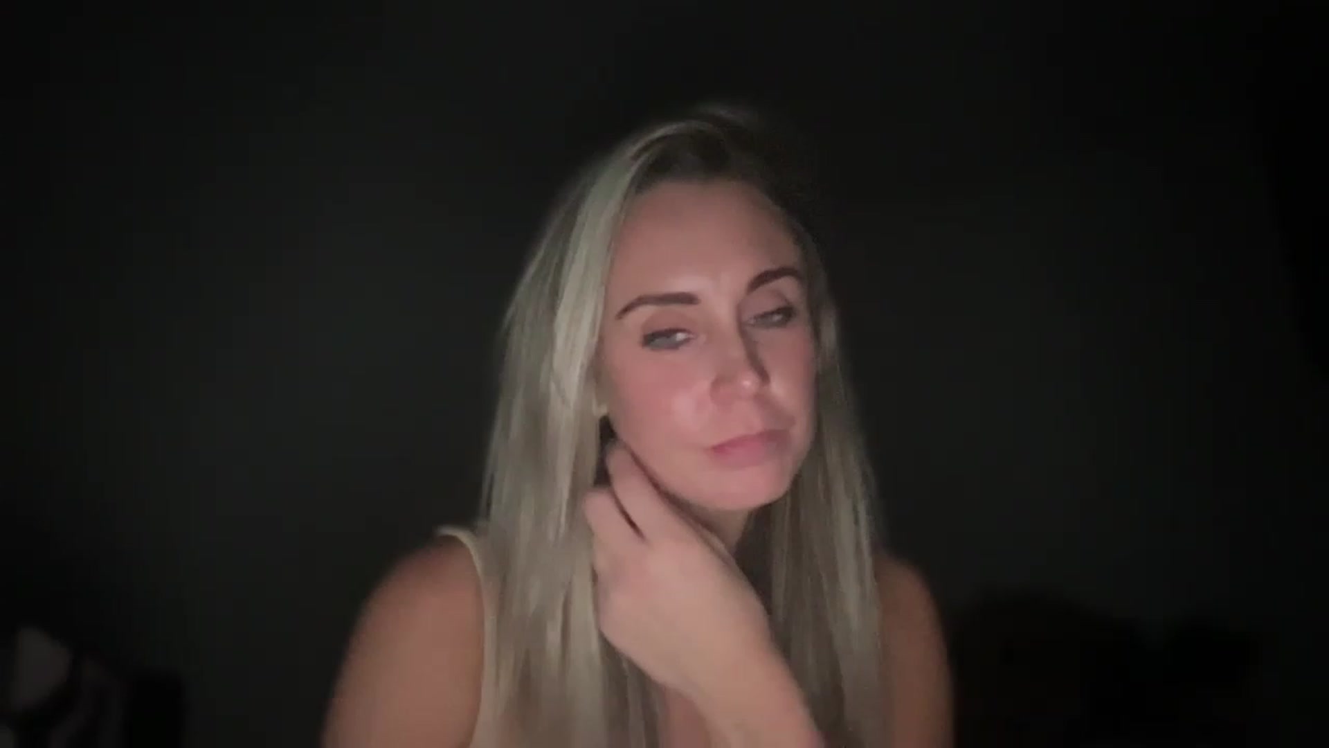 Gallery image thumbnail from laalalalaa's myfreecams stream on, 05/15/2023, 01:48 image 16 of 20