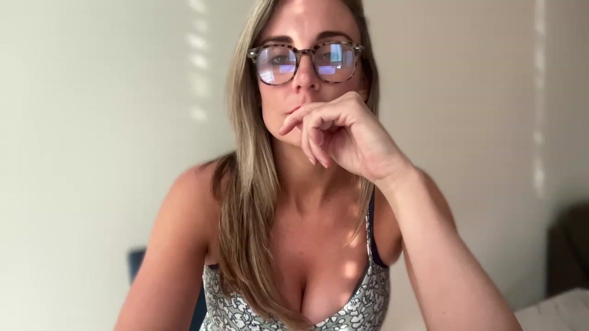 Gallery image thumbnail from laalalalaa's myfreecams stream on, 05/15/2023, 23:53 image 19 of 20