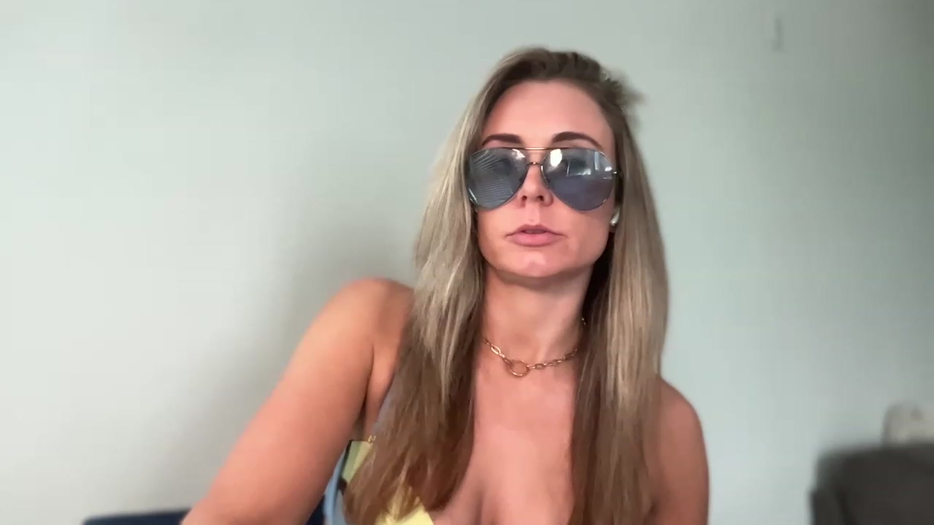 Gallery image thumbnail from laalalalaa's myfreecams stream on, 05/18/2023, 20:14 image 4 of 20