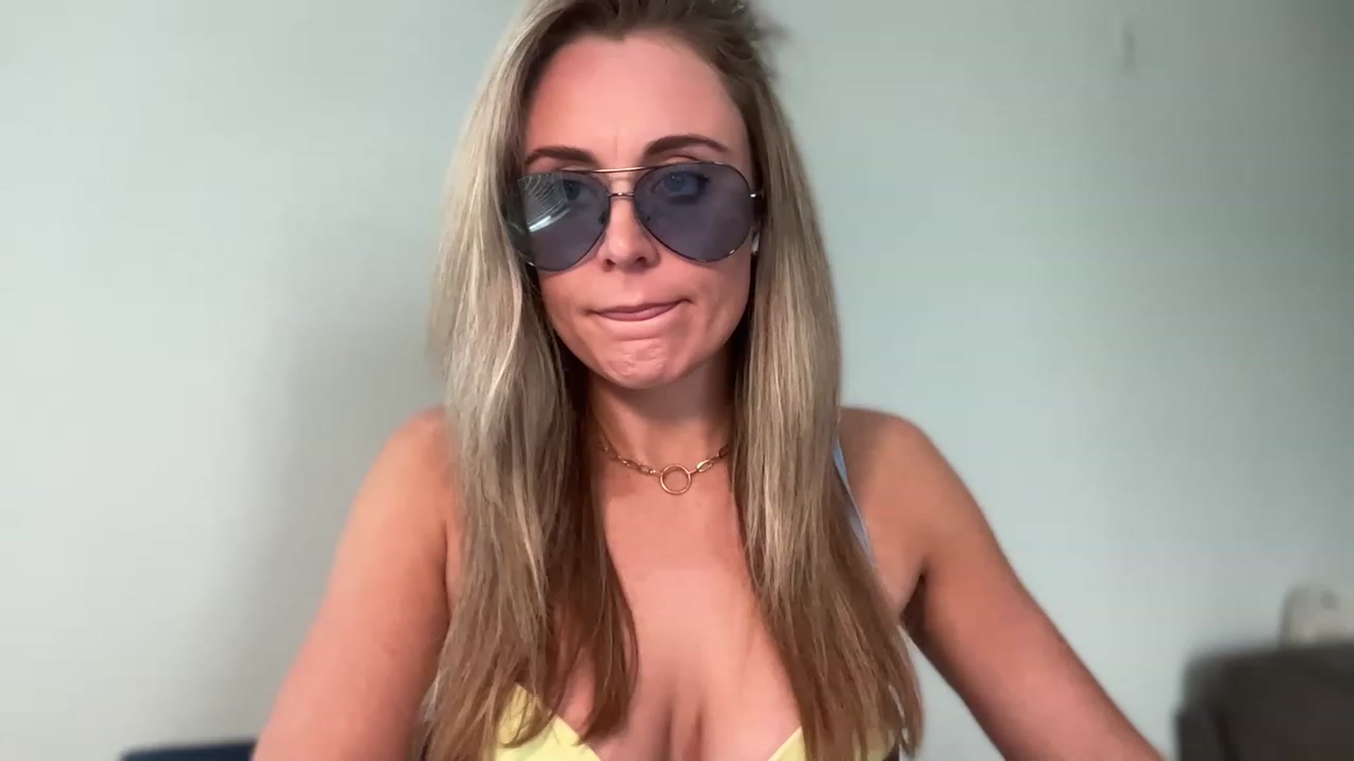 Gallery image thumbnail from laalalalaa's myfreecams stream on, 05/18/2023, 20:14 image 6 of 20