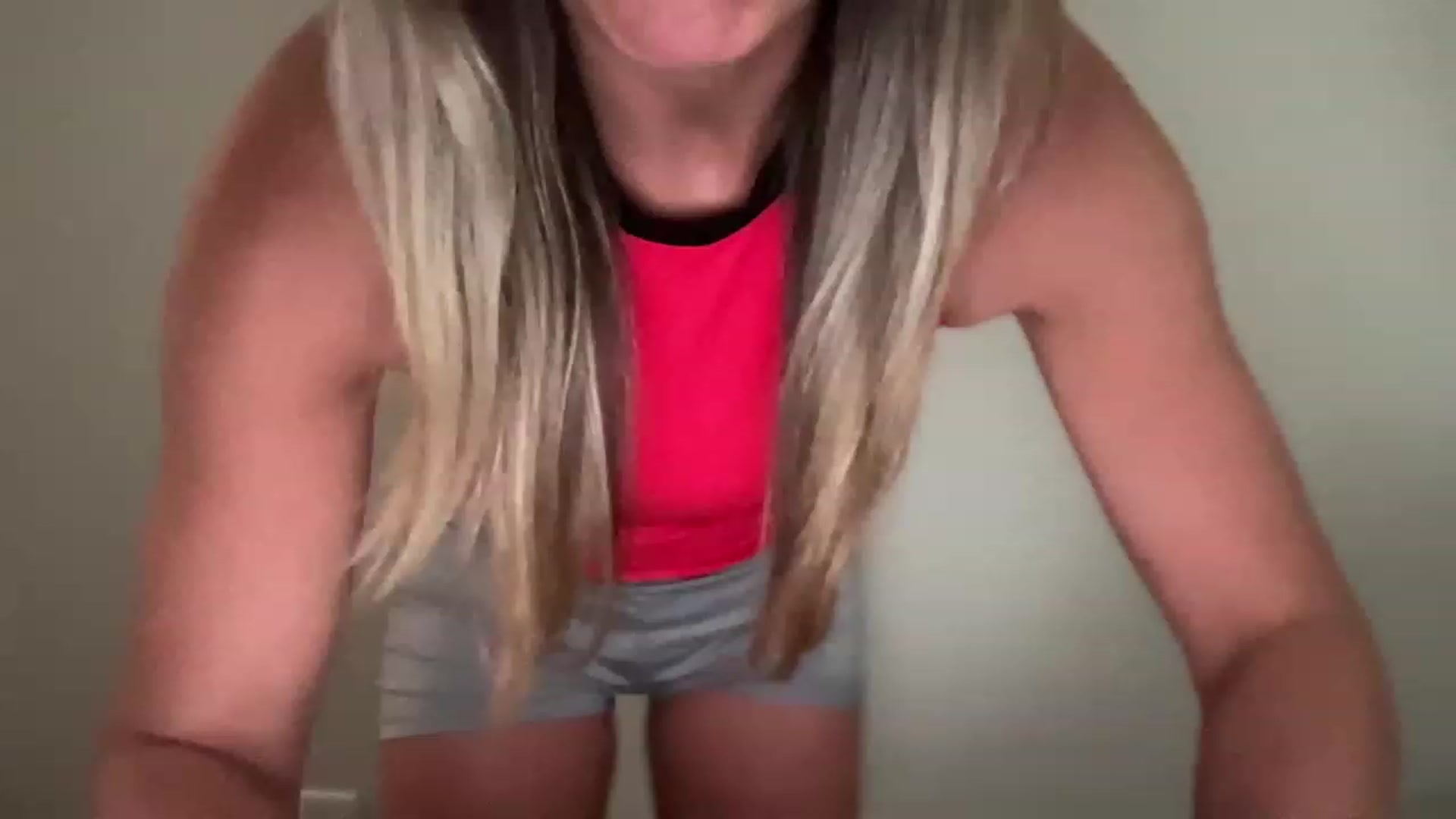 Gallery image thumbnail from laalalalaa's myfreecams stream on, 06/14/2023, 23:45 image 6 of 20