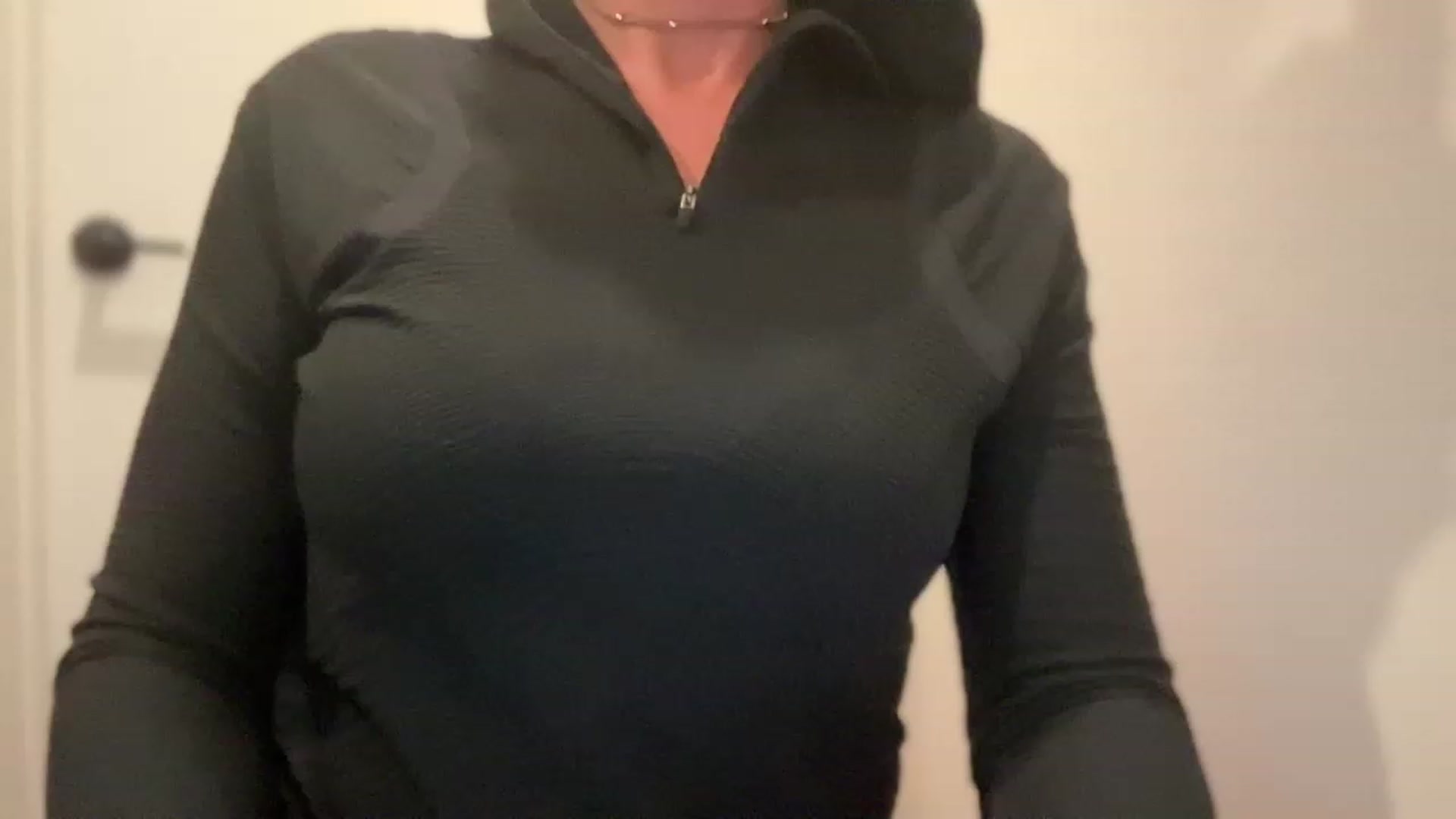 Gallery image thumbnail from laalalalaa's myfreecams stream on, 07/13/2023, 01:26 image 10 of 20
