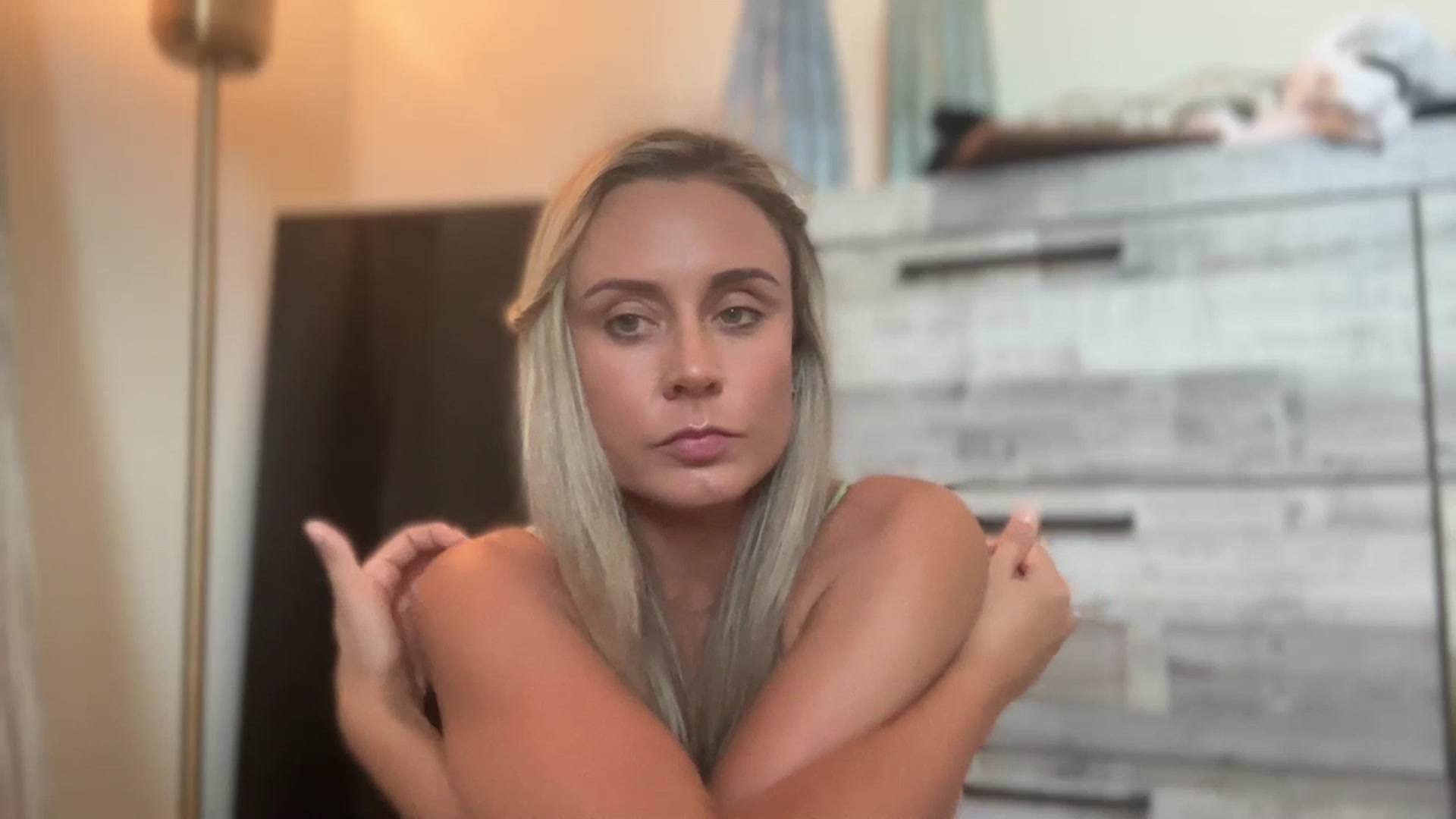 Gallery image thumbnail from laalalalaa's myfreecams stream on, 07/17/2023, 17:08 image 4 of 20