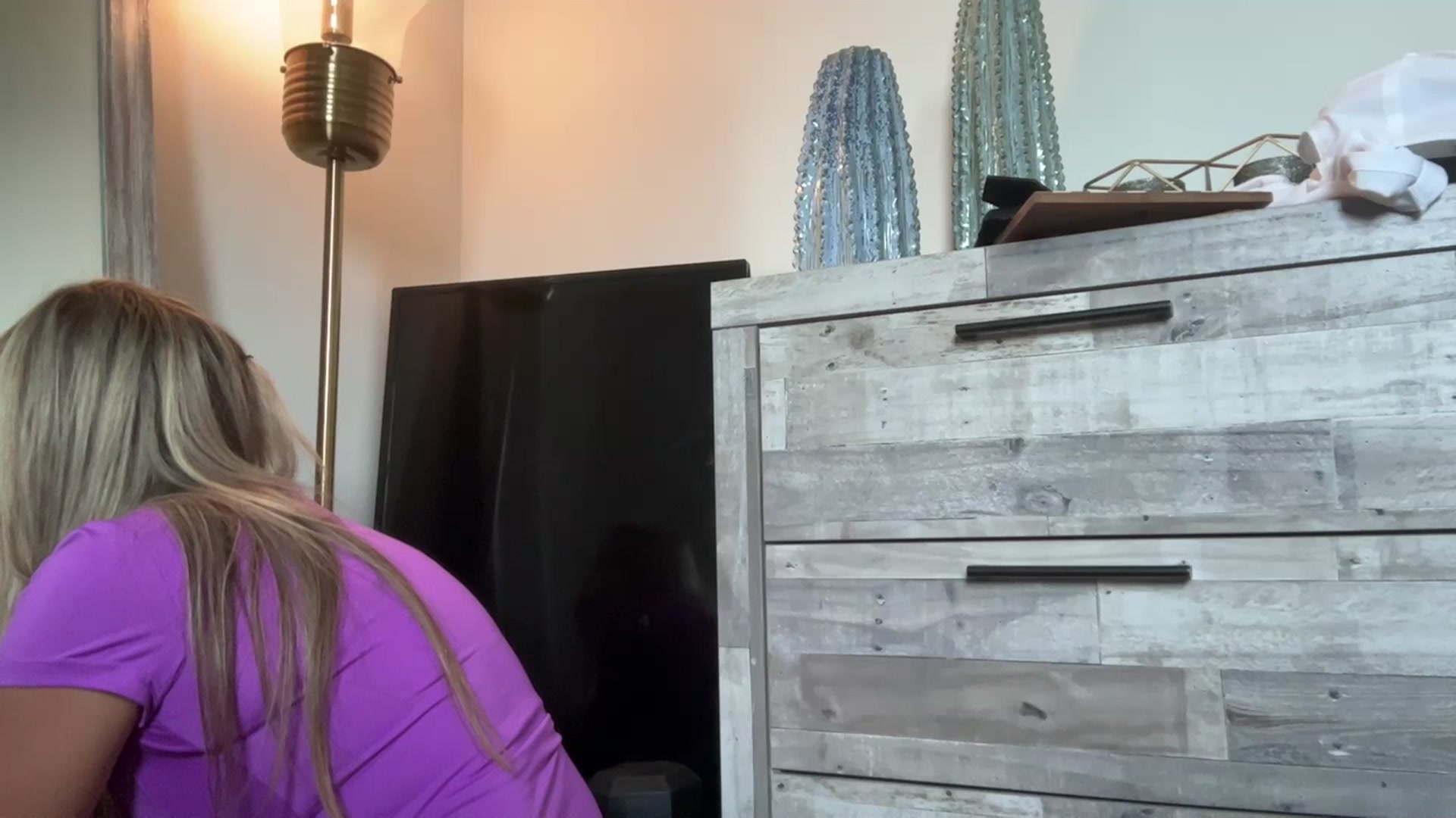Gallery image thumbnail from laalalalaa's myfreecams stream on, 07/17/2023, 19:32 image 17 of 20