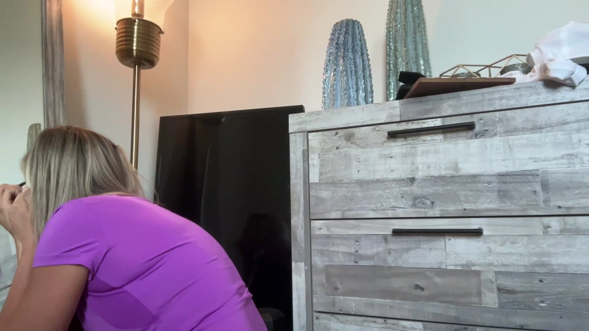 Gallery image thumbnail from laalalalaa's myfreecams stream on, 07/17/2023, 19:32 image 15 of 20