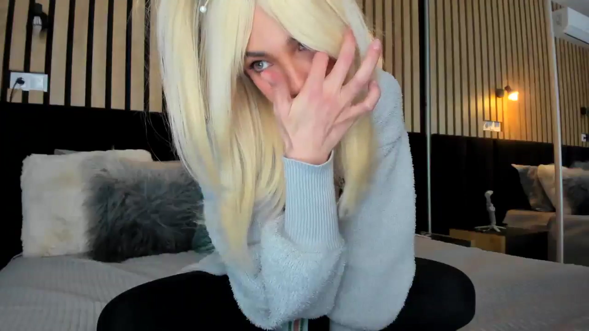 Gallery image thumbnail from lady_llama's myfreecams stream on, 03/04/2025, 17:05 image 7 of 20