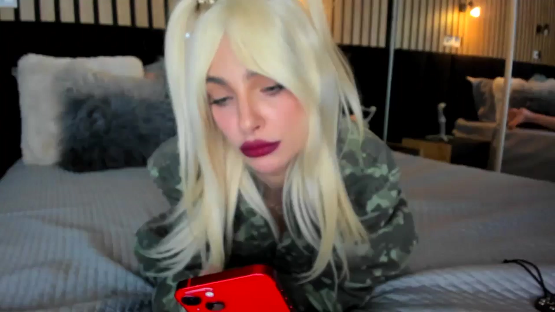Gallery image thumbnail from lady_llama's myfreecams stream on, 03/04/2025, 18:17 image 12 of 20