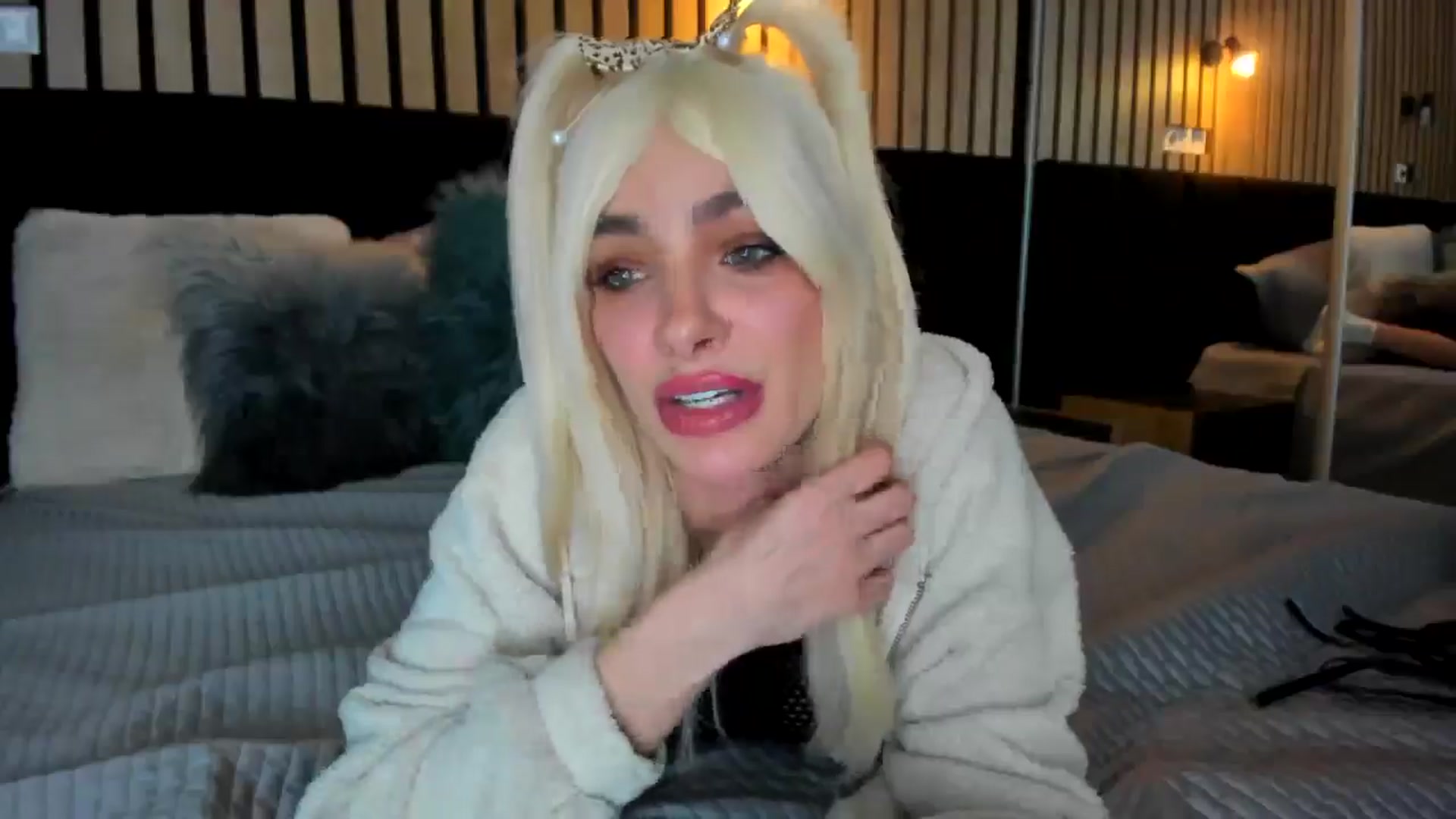 Gallery image thumbnail from lady_llama's myfreecams stream on, 03/05/2025, 17:27 image 18 of 20