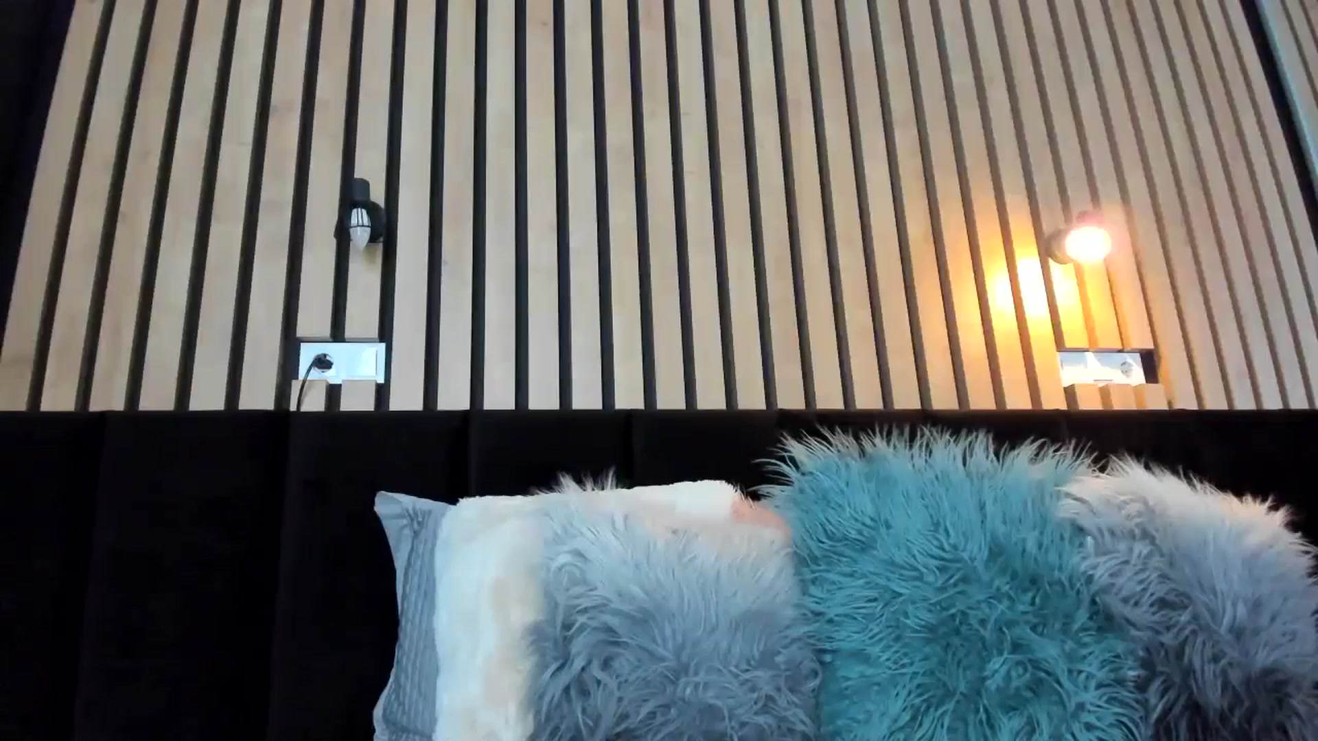 Gallery image thumbnail from lady_llama's myfreecams stream on, 03/06/2025, 17:08 image 14 of 20