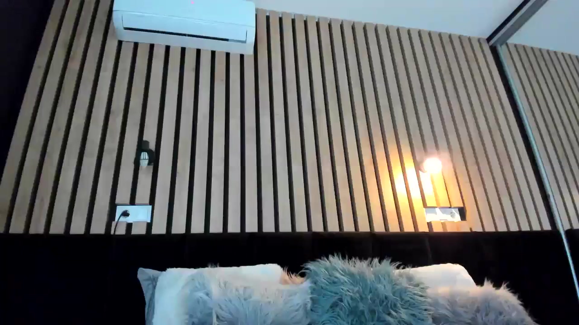 Gallery image thumbnail from lady_llama's myfreecams stream on, 03/07/2025, 16:47 image 12 of 20