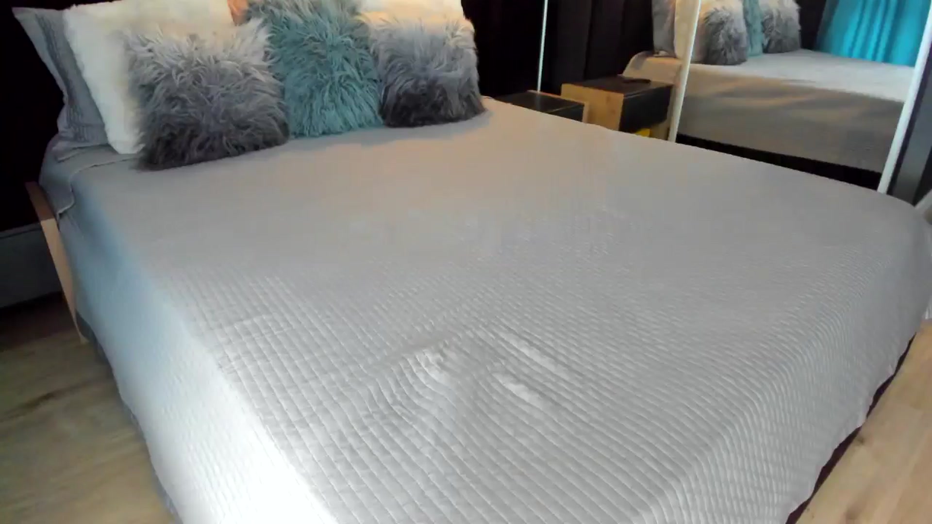 Gallery image thumbnail from lady_llama's myfreecams stream on, 03/12/2025, 15:47 image 19 of 20