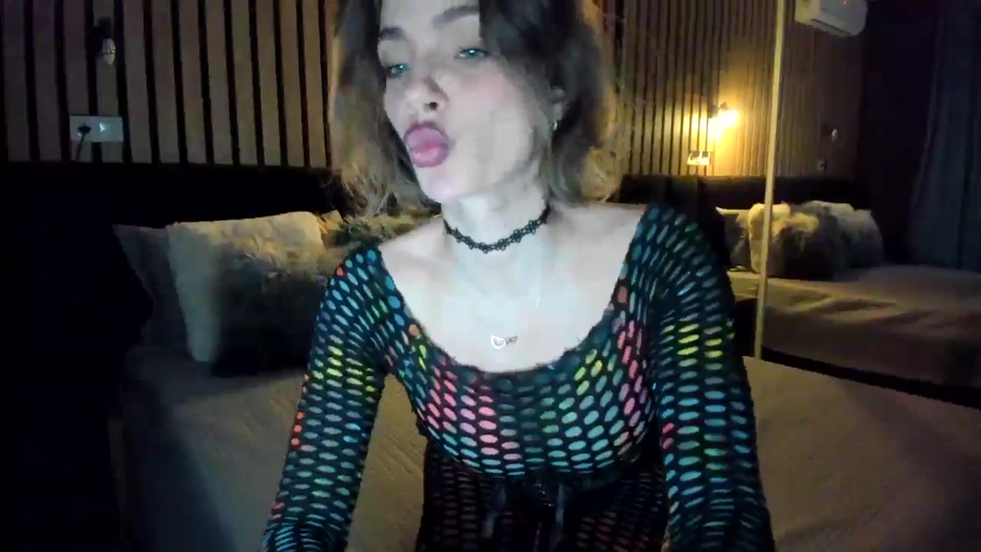 Gallery image thumbnail from lady_llama's myfreecams stream on, 03/19/2025, 19:01 image 9 of 20