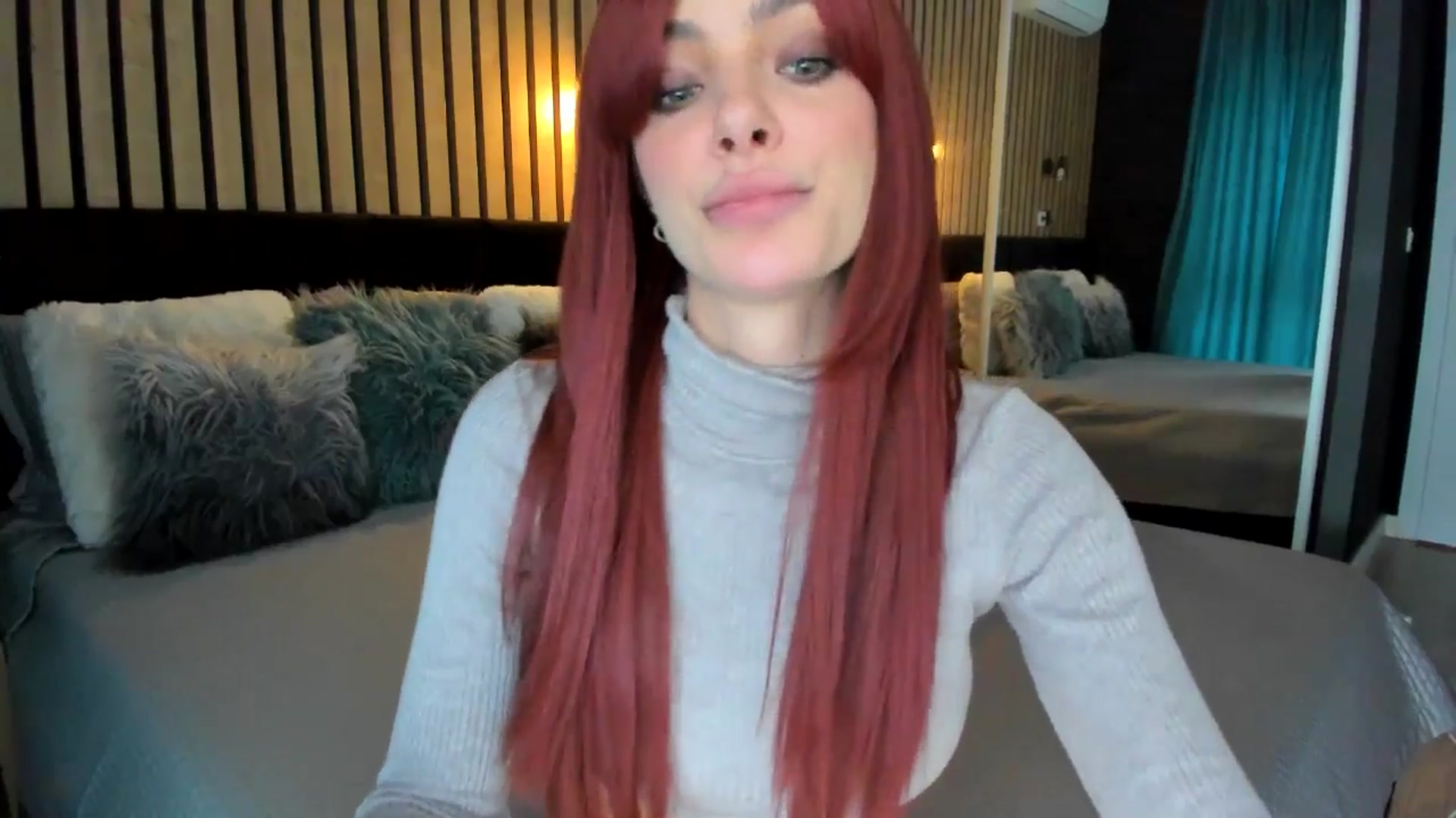 Gallery image thumbnail from lady_llama's myfreecams stream on, 03/29/2025, 15:37 image 6 of 20
