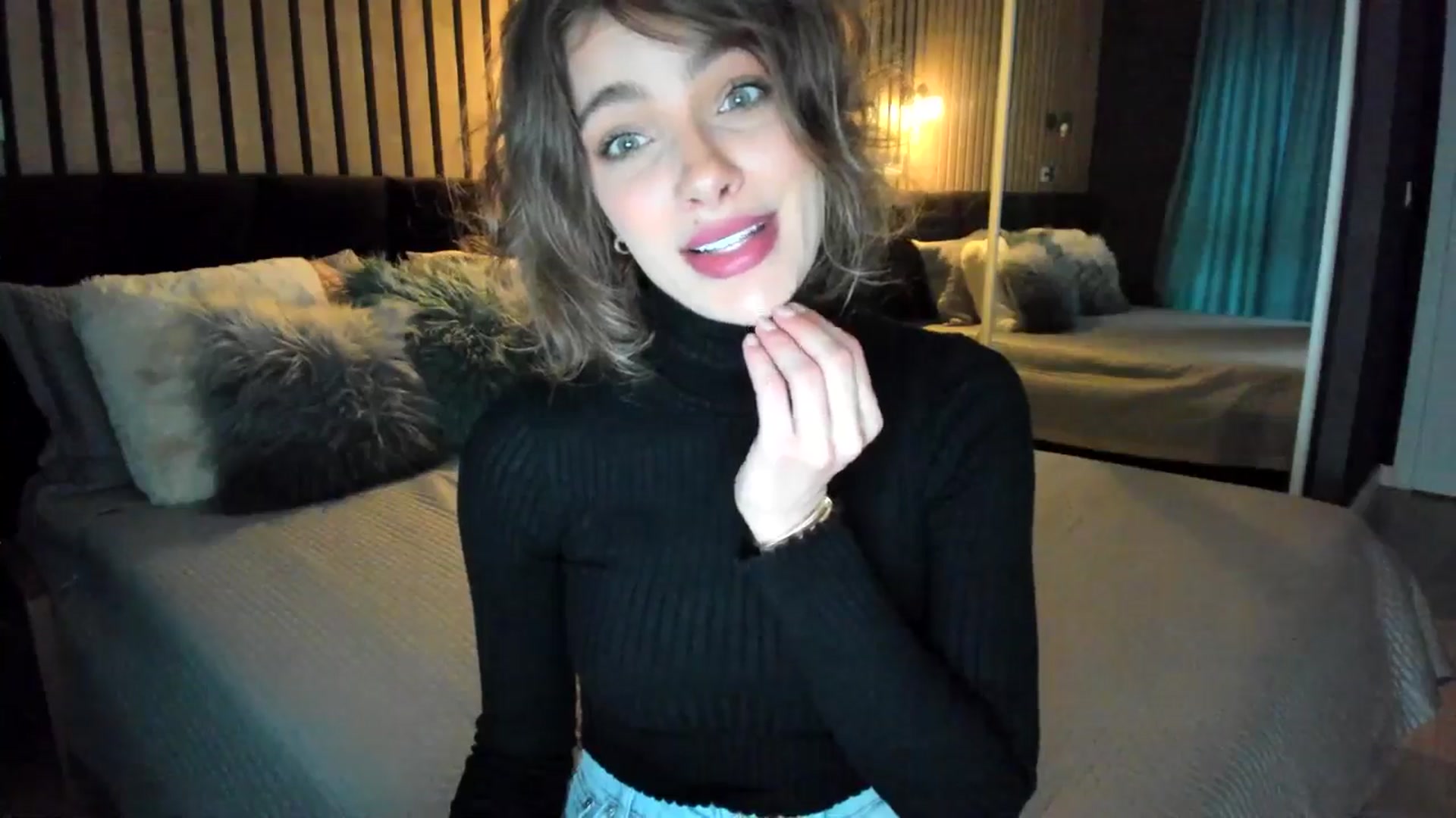 Gallery image thumbnail from lady_llama's myfreecams stream on, 04/02/2025, 15:27 image 10 of 20