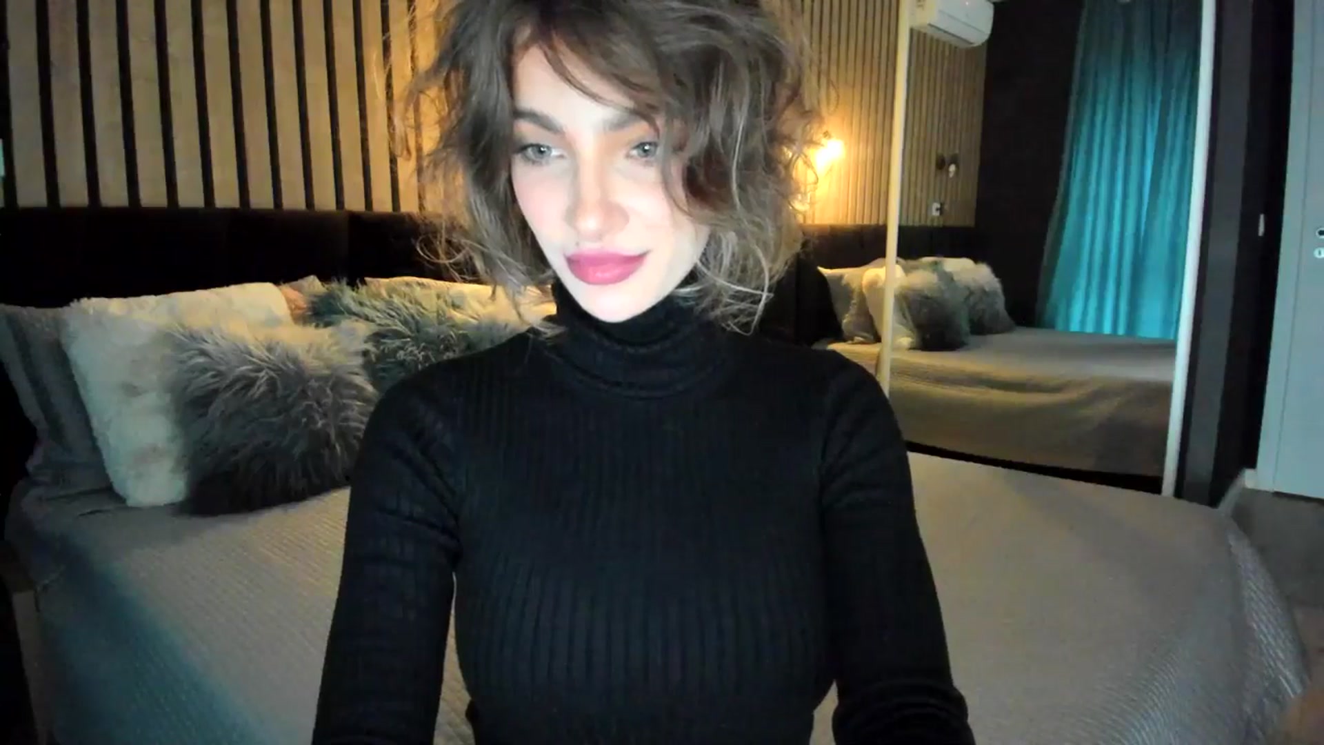 Gallery image thumbnail from lady_llama's myfreecams stream on, 04/02/2025, 15:27 image 6 of 20