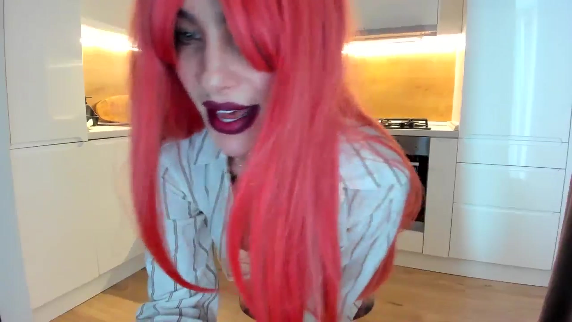 Gallery image thumbnail from lady_llama's myfreecams stream on, 04/15/2025, 13:28 image 15 of 20