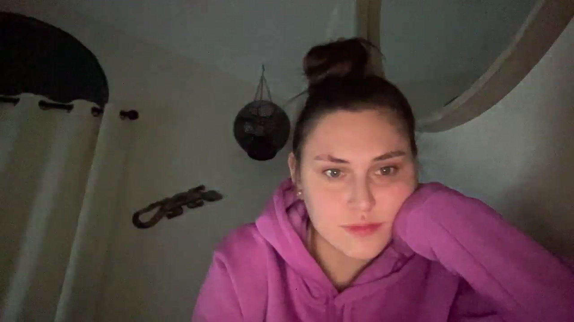 Gallery image thumbnail from lana2437's myfreecams stream on, 08/25/2024, 09:45 image 4 of 20