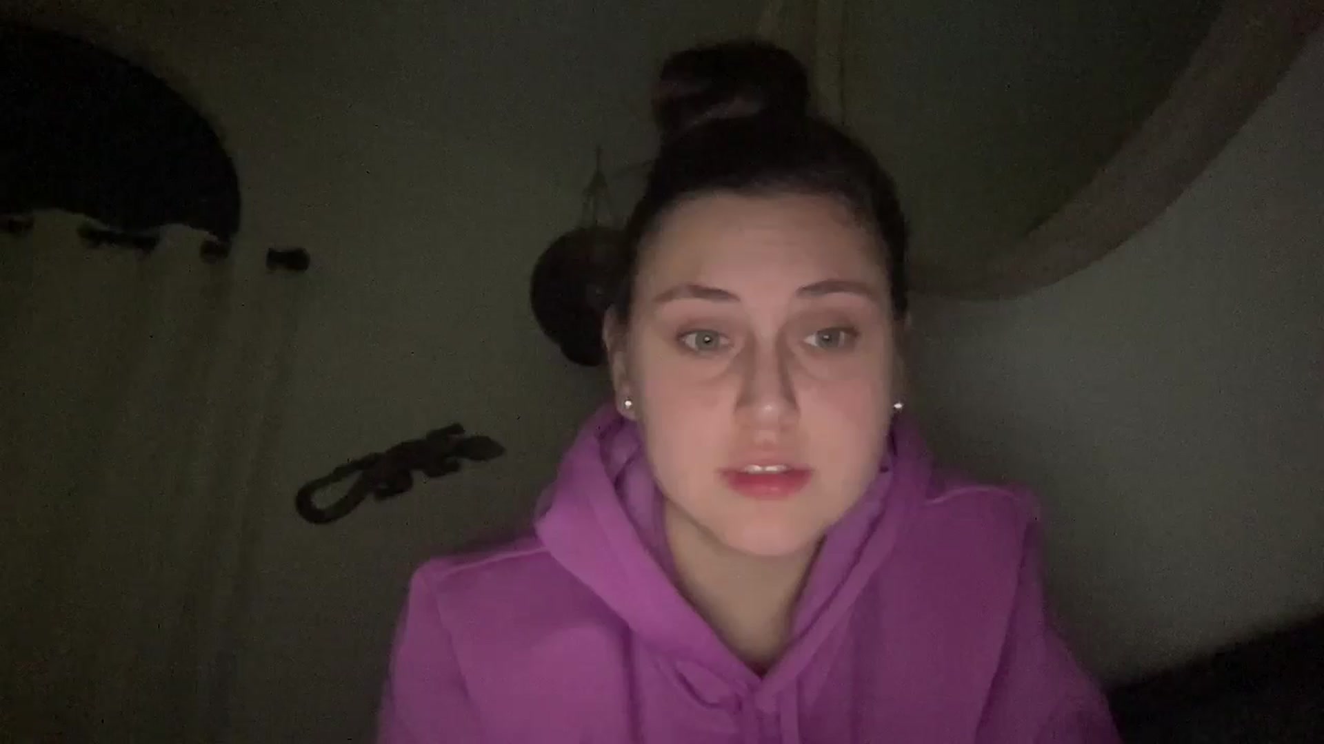 Gallery image thumbnail from lana2437's myfreecams stream on, 08/25/2024, 09:45 image 10 of 20