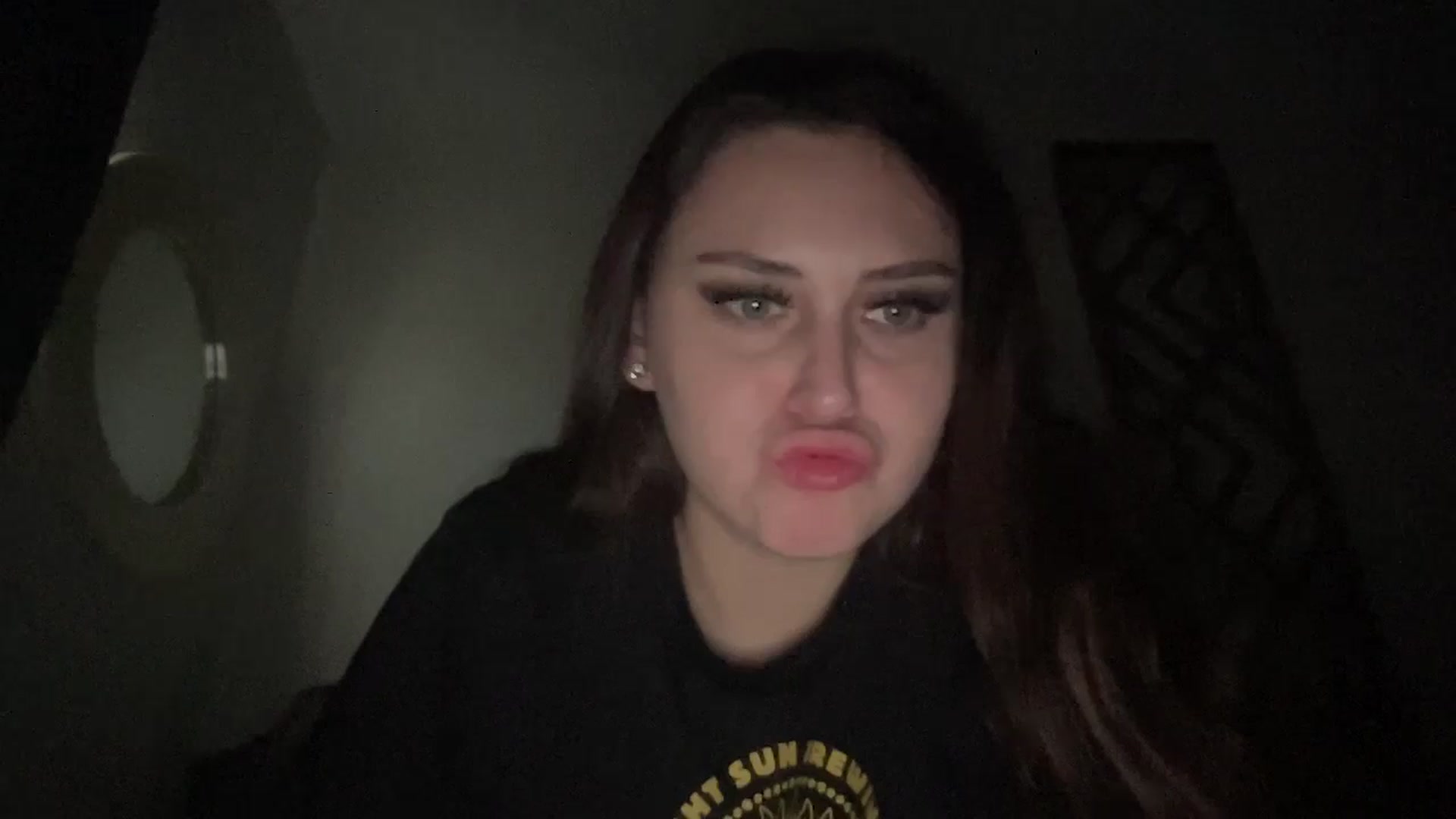 Gallery image thumbnail from lana2437's myfreecams stream on, 08/26/2024, 18:07 image 13 of 20