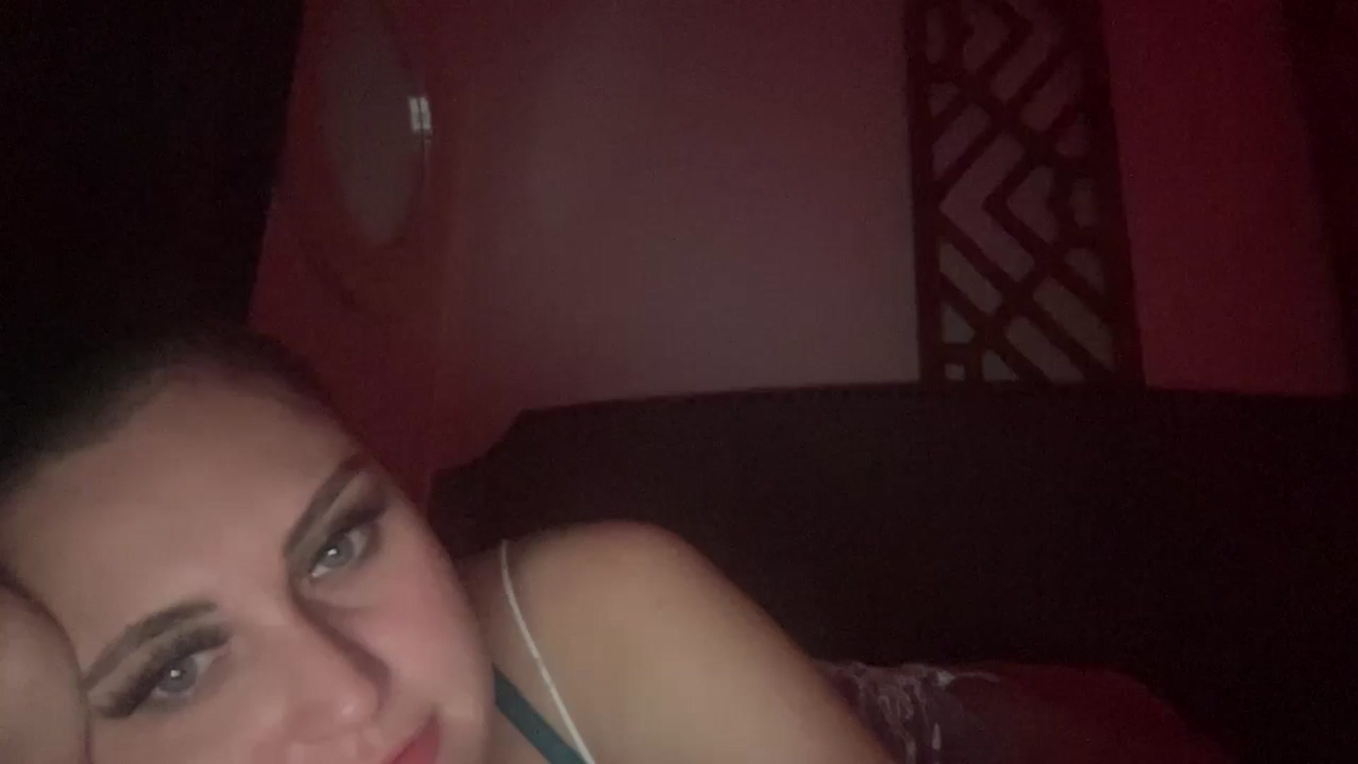Gallery image thumbnail from lana2437's myfreecams stream on, 08/27/2024, 10:01 image 1 of 20