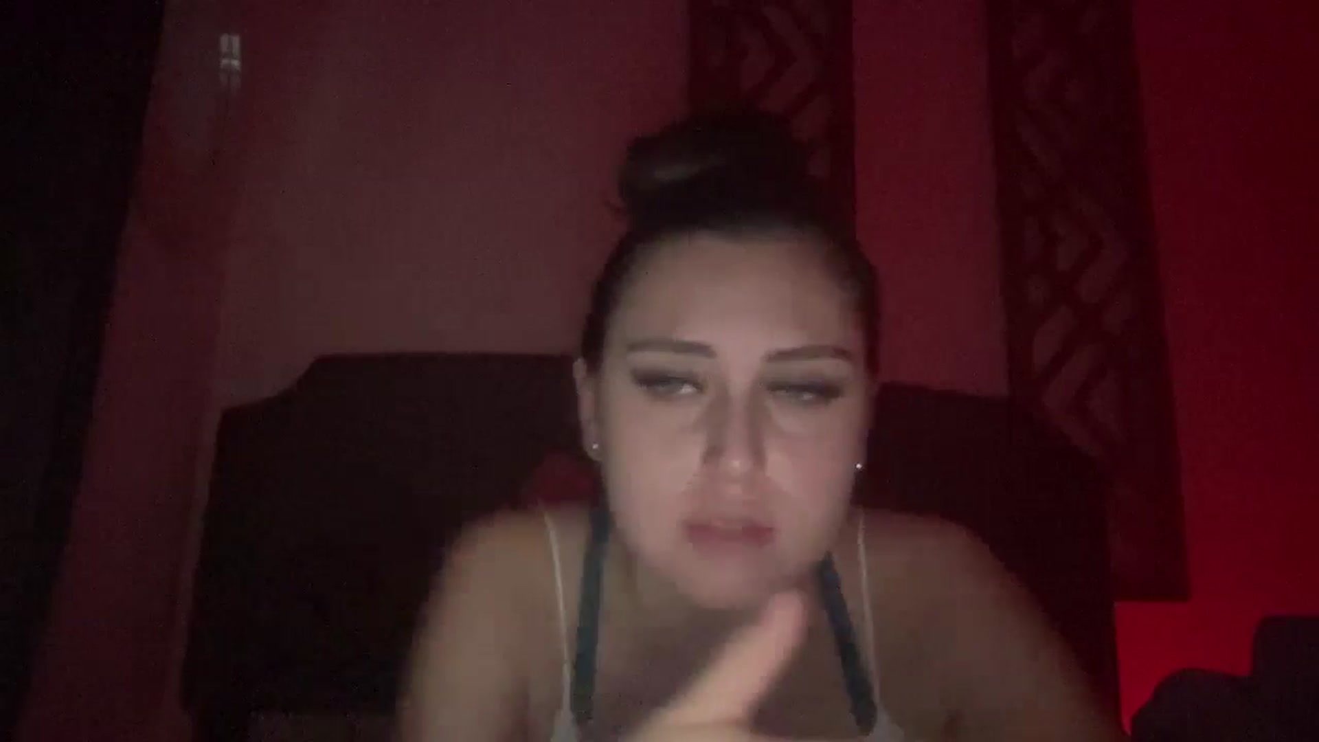 Gallery image thumbnail from lana2437's myfreecams stream on, 08/27/2024, 10:01 image 14 of 20