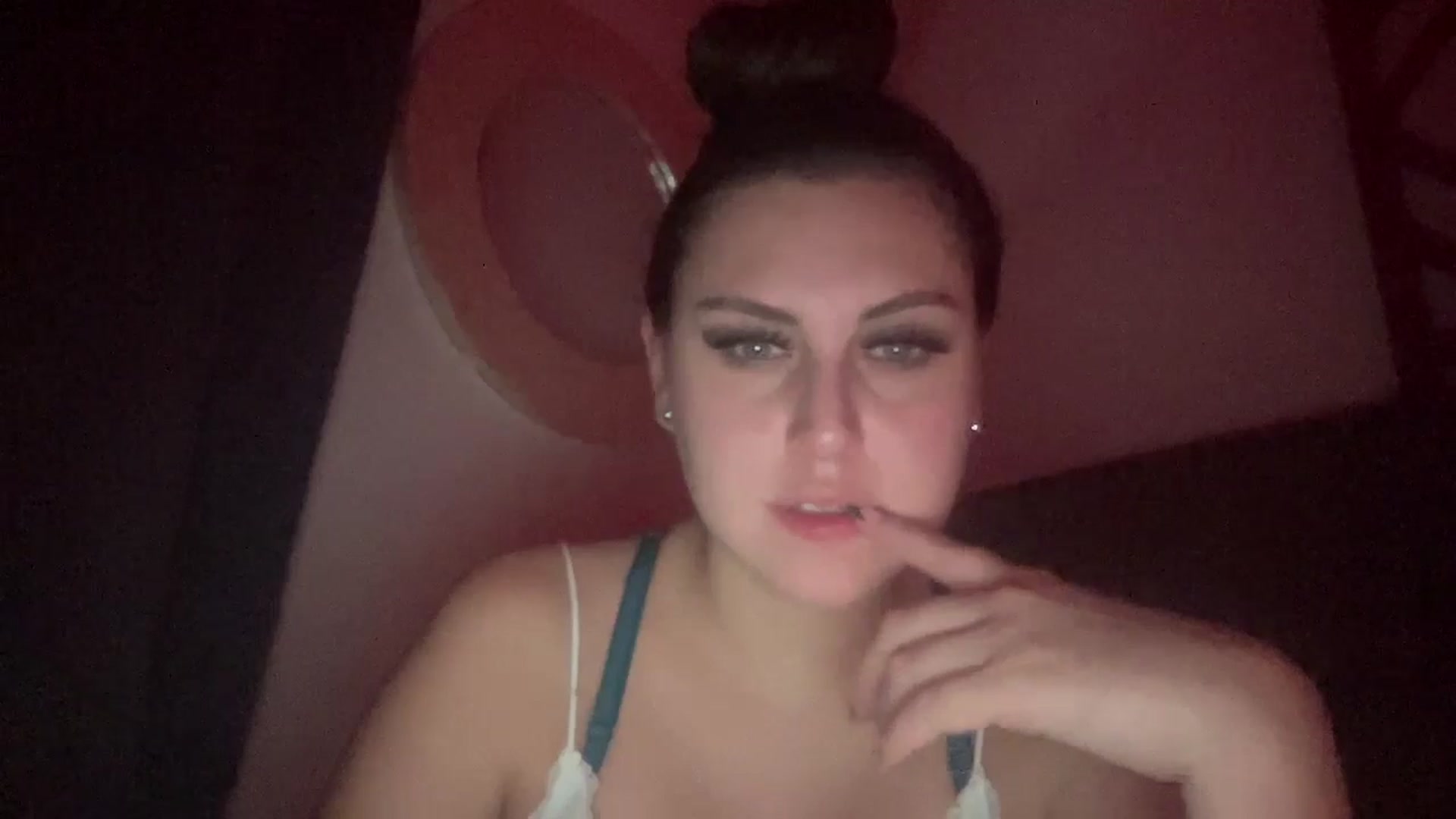 Gallery image thumbnail from lana2437's myfreecams stream on, 08/27/2024, 10:01 image 19 of 20